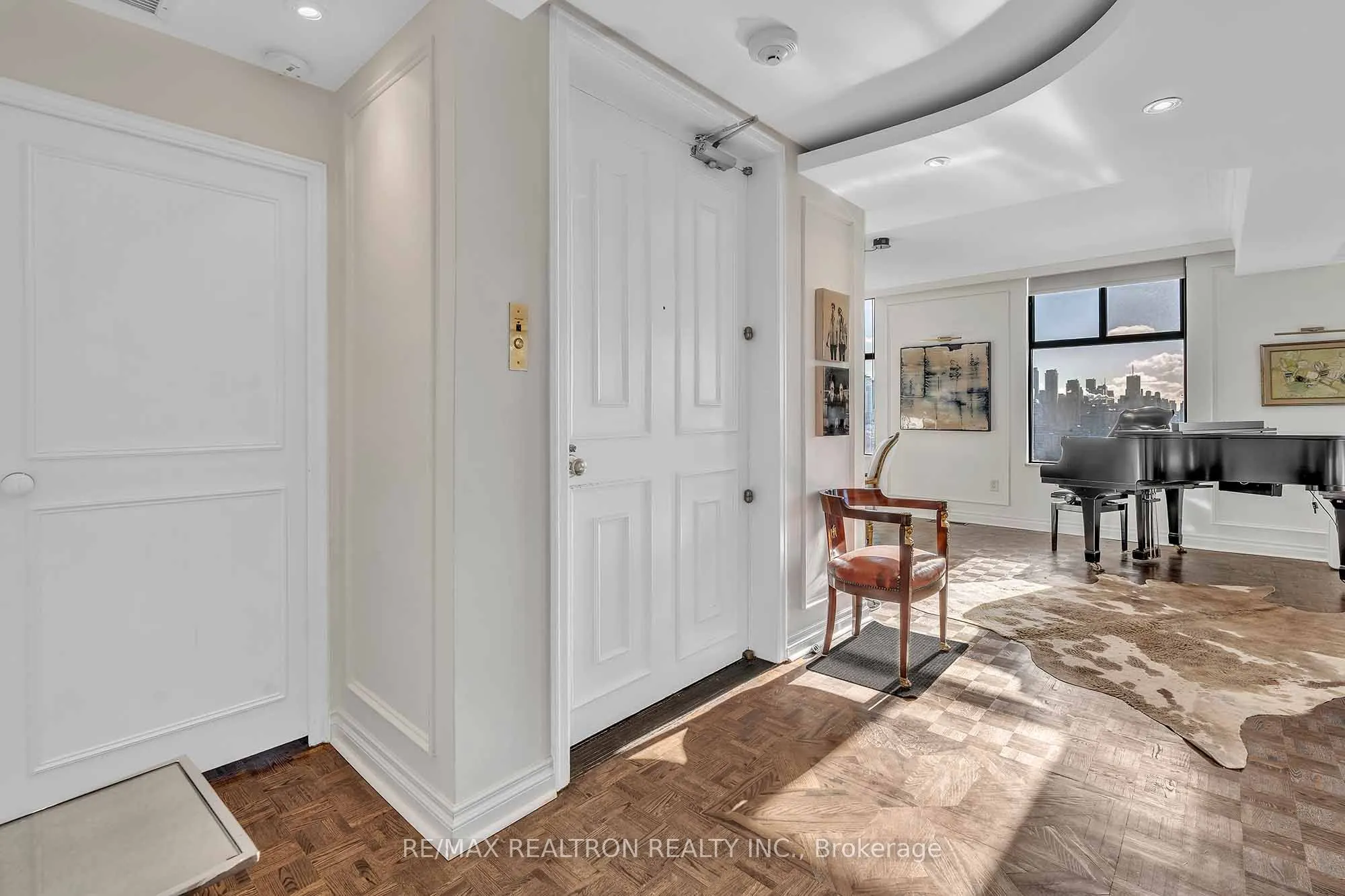 423 Avenue Road, #12