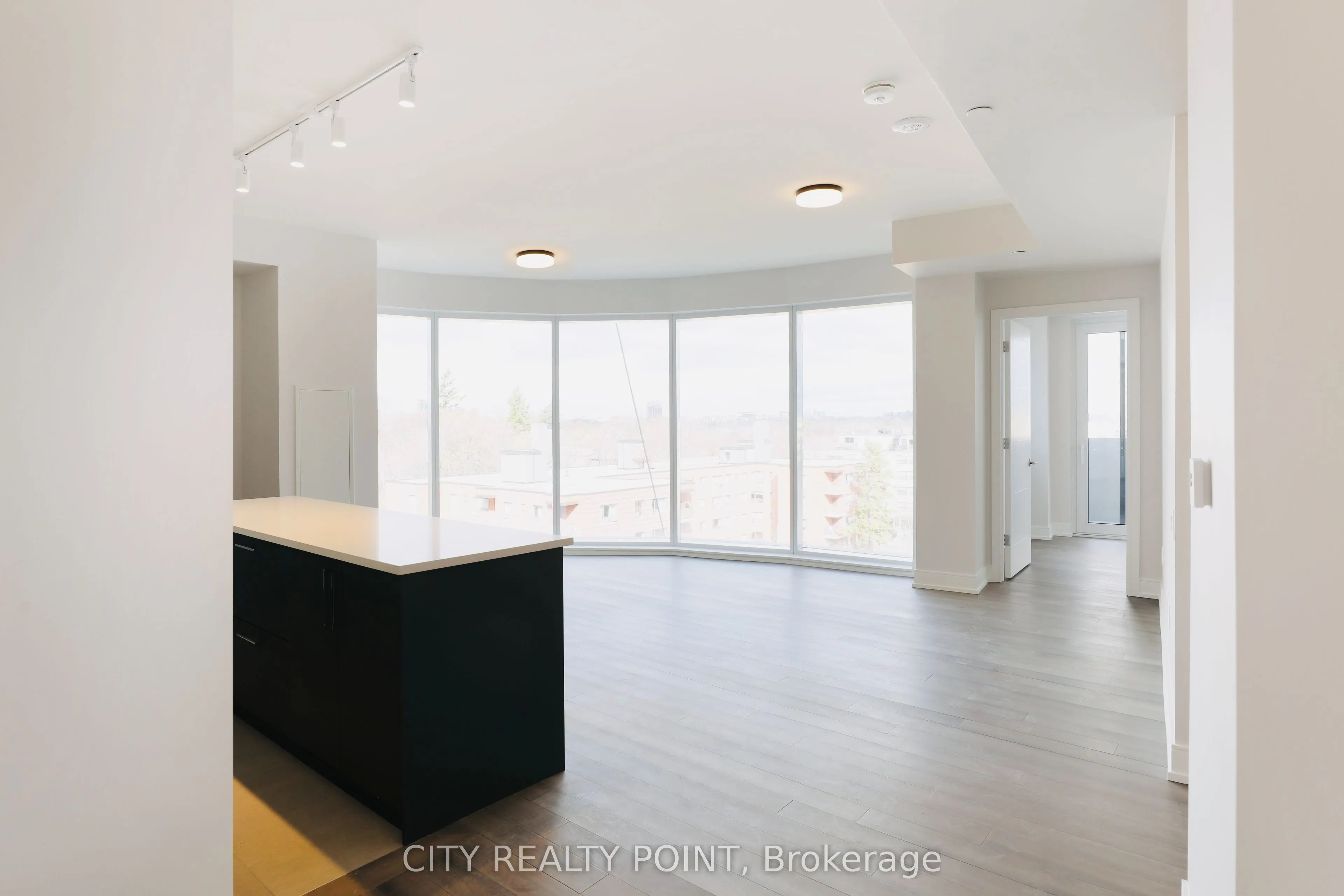 2525 Bathurst Street, #707