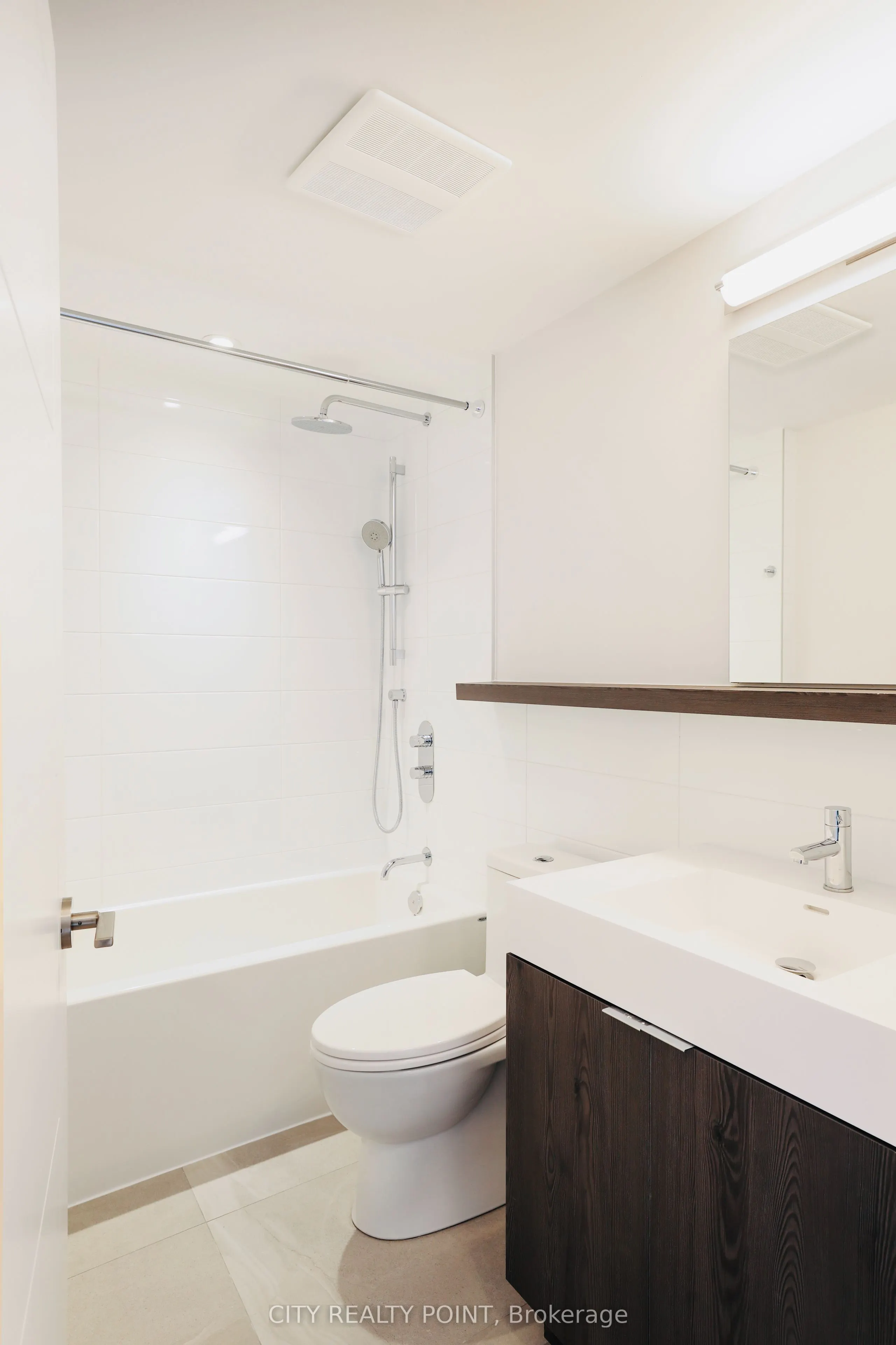 2525 Bathurst Street, #707