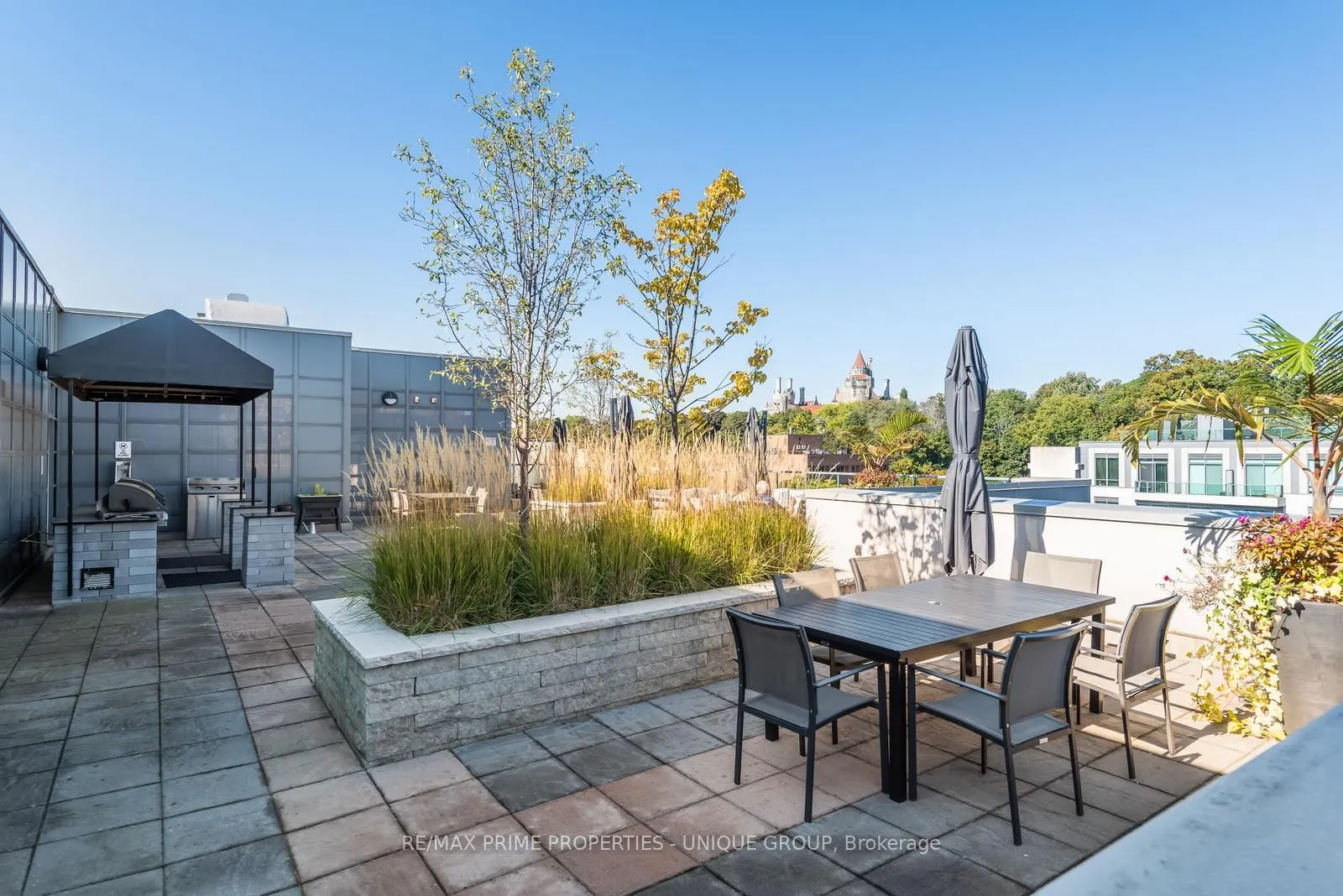 380 Macpherson Avenue, #209