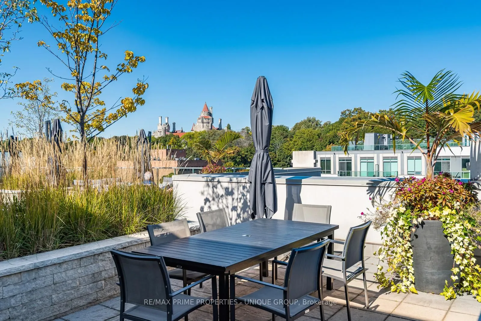 380 Macpherson Avenue, #209