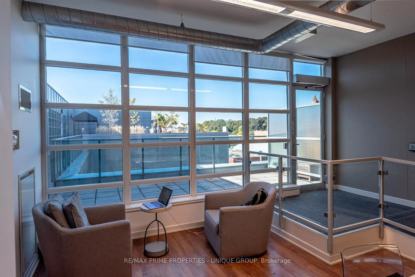 380 Macpherson Avenue, #209