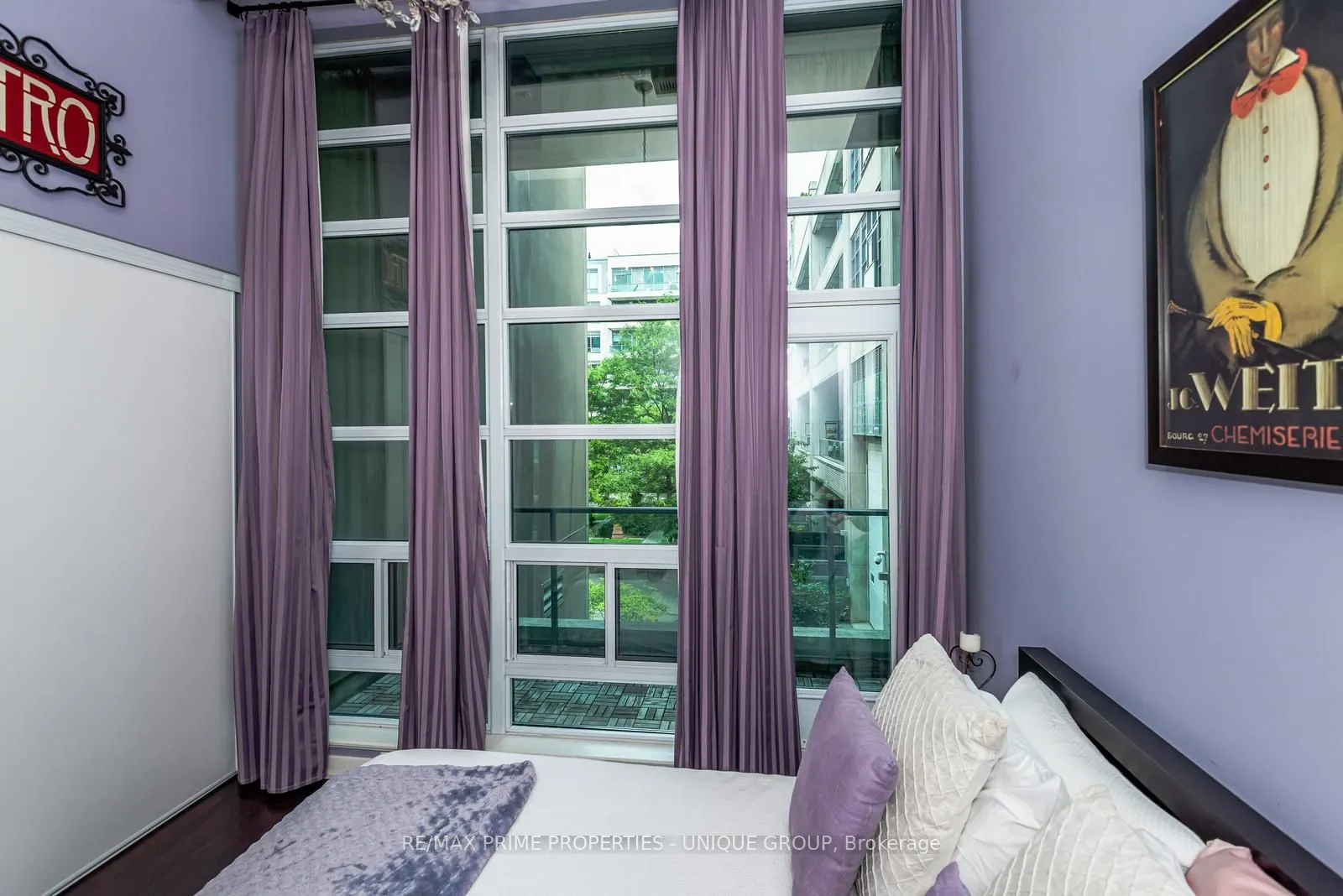 380 Macpherson Avenue, #209