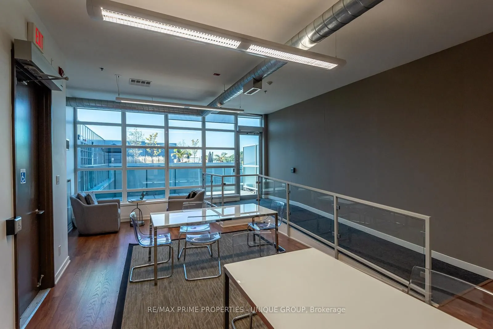 380 Macpherson Avenue, #209