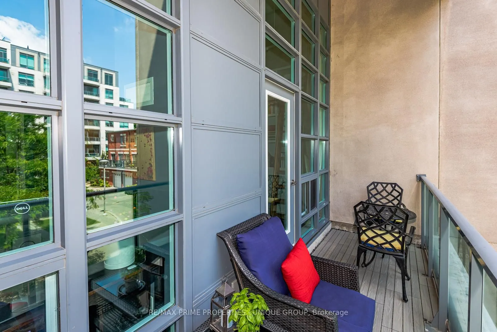 380 Macpherson Avenue, #209