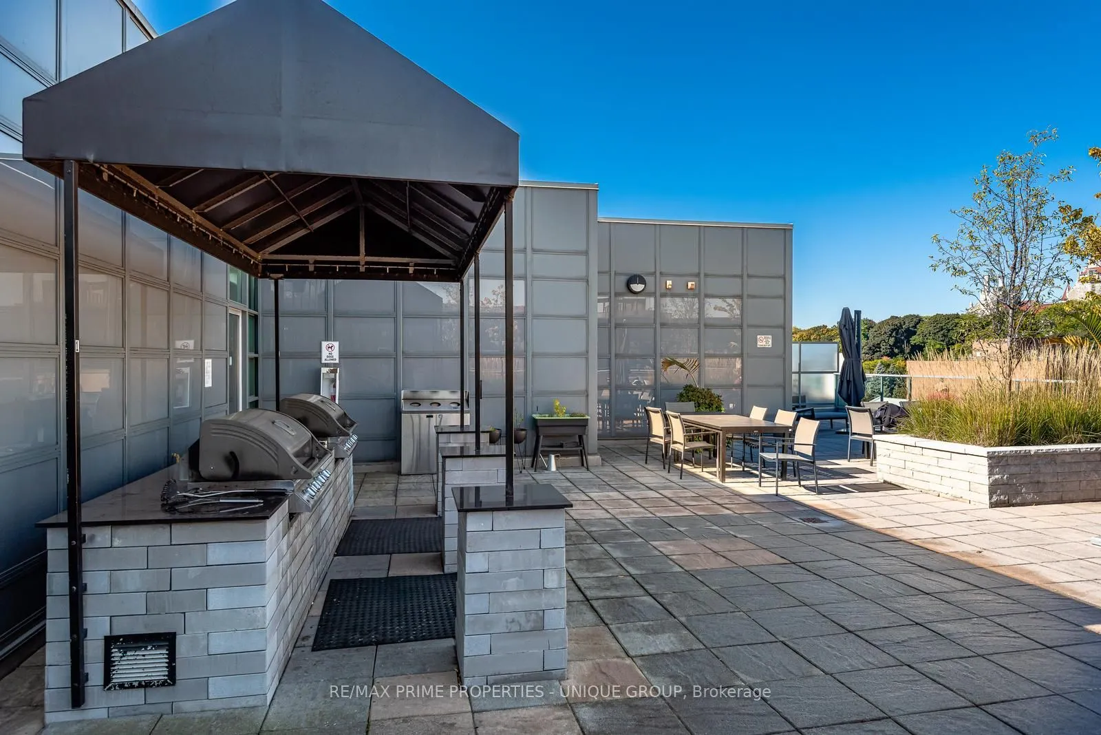 380 Macpherson Avenue, #209