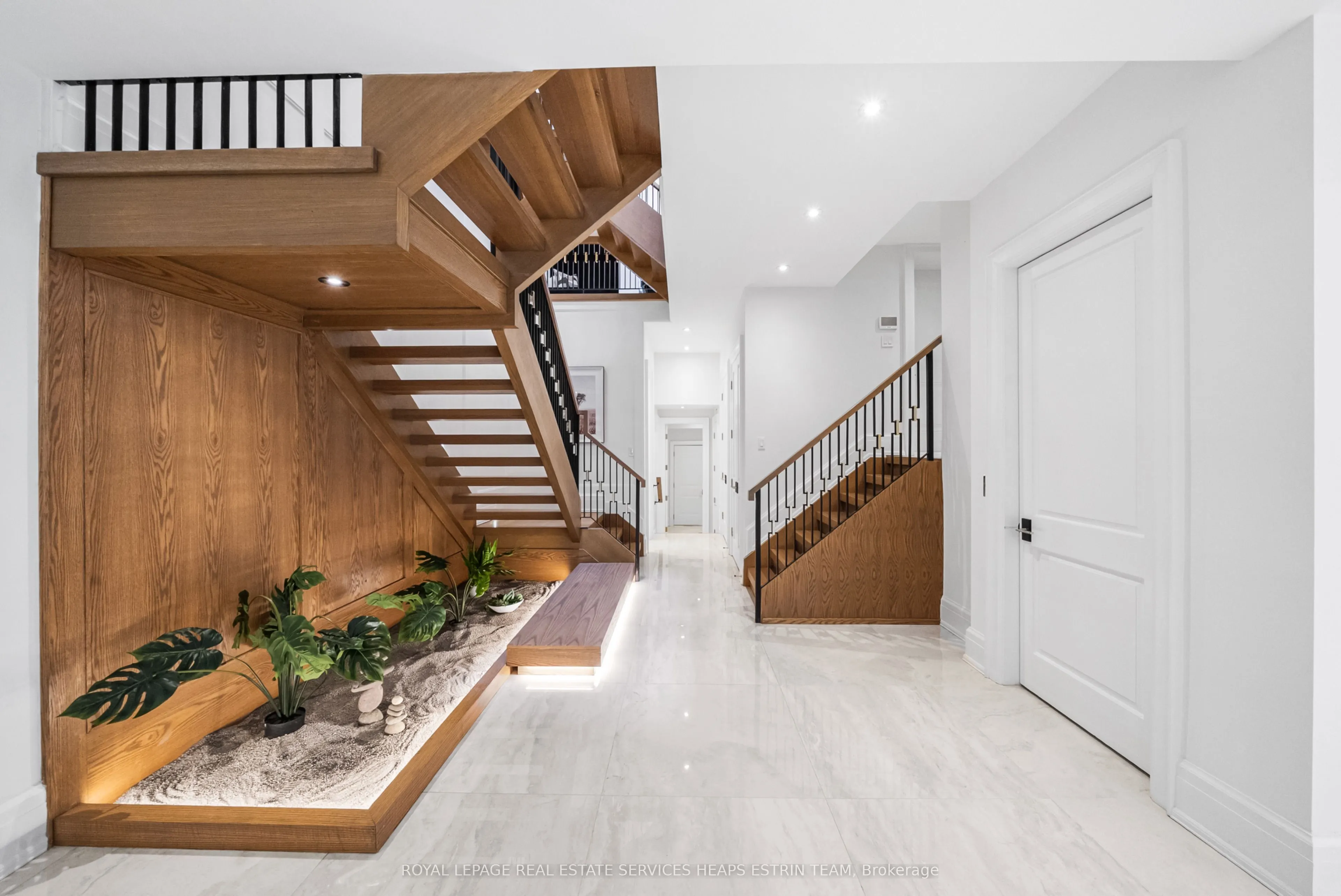 148 Munro Boulevard