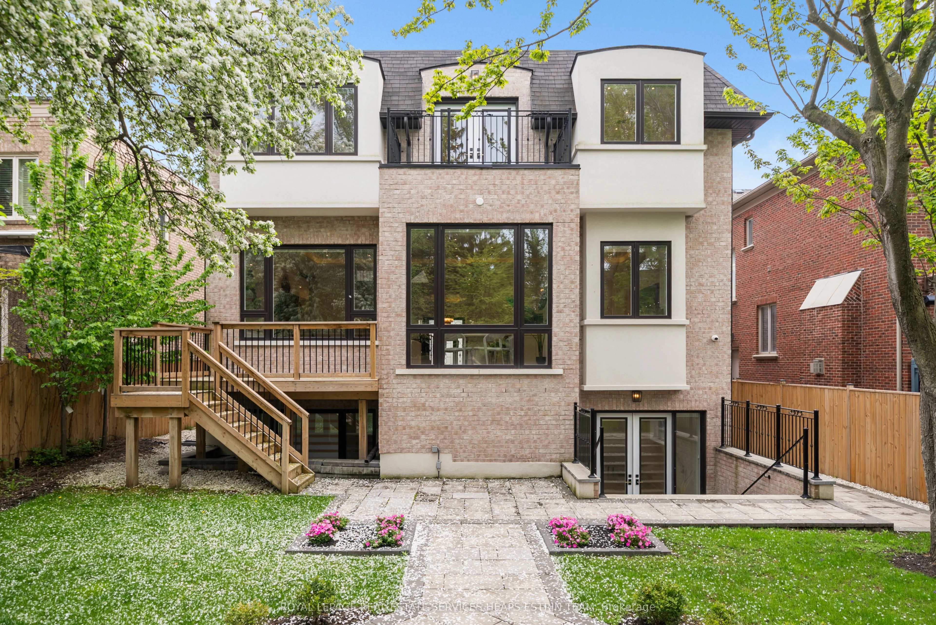 148 Munro Boulevard