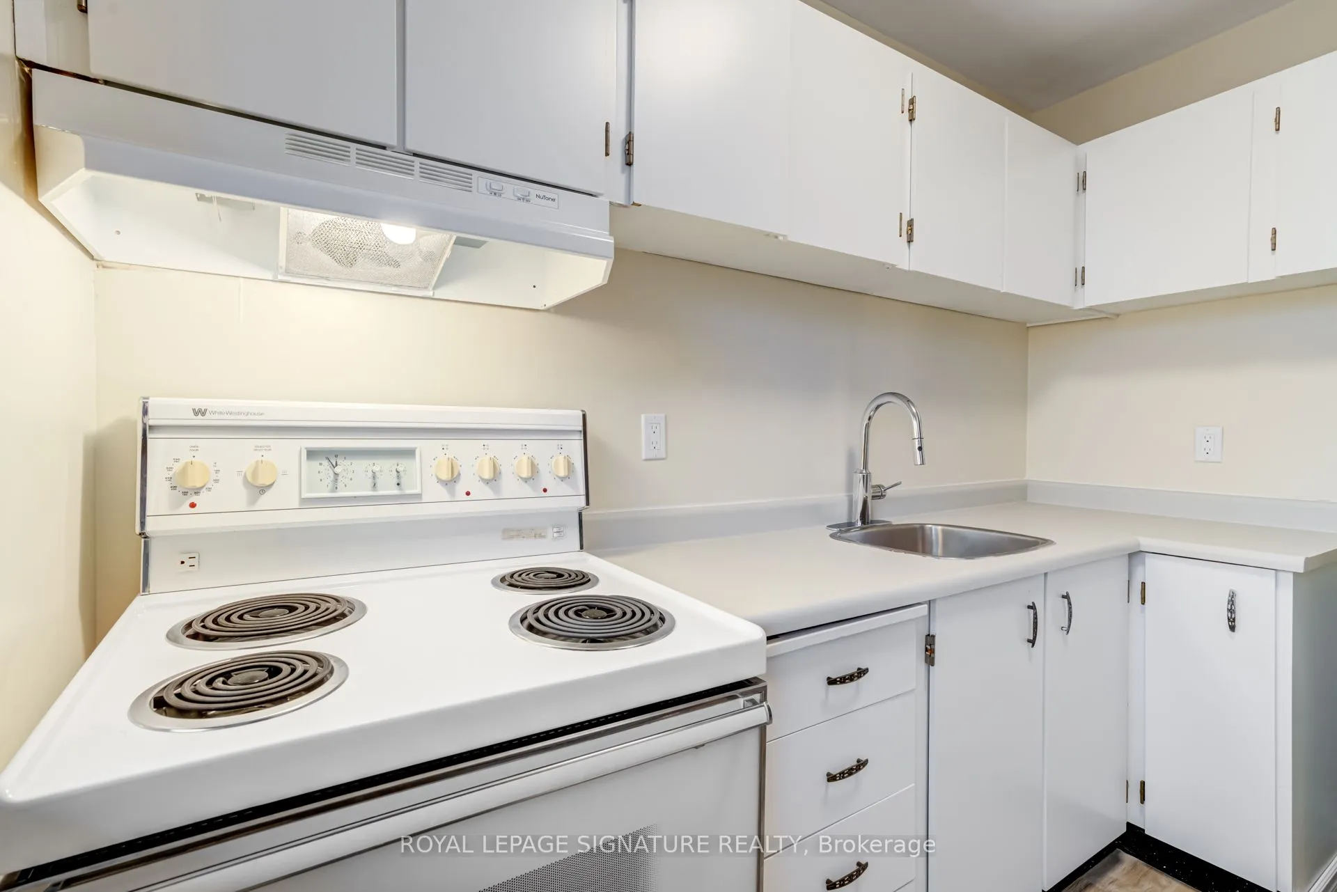 40 Homewood Avenue, #1011