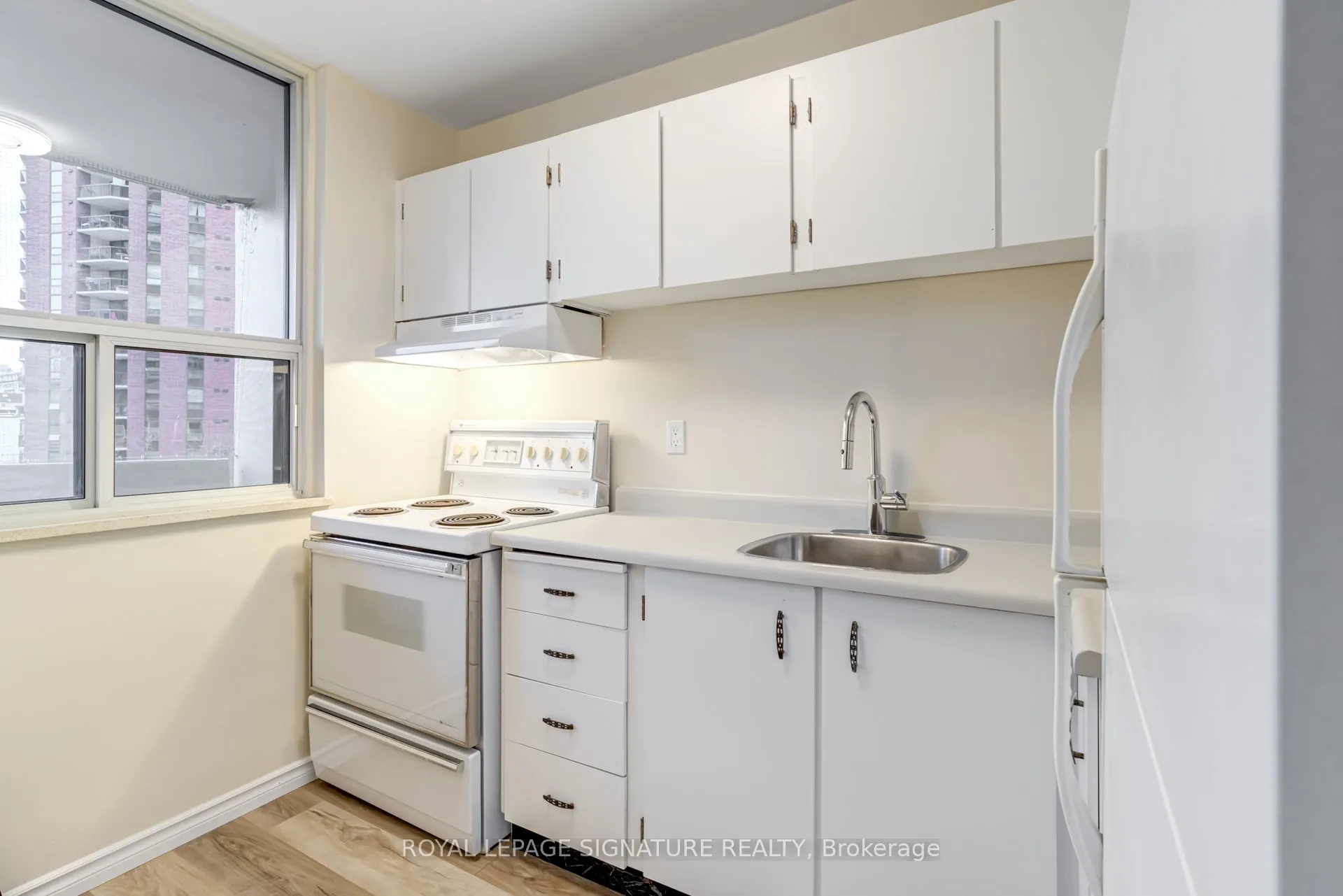 40 Homewood Avenue, #1011