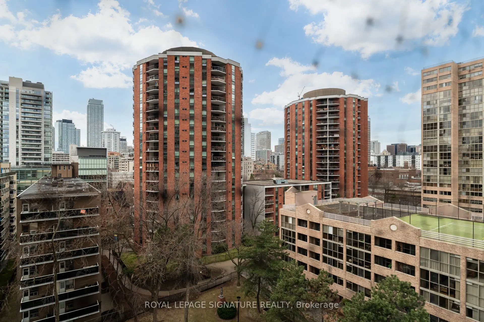40 Homewood Avenue, #1011