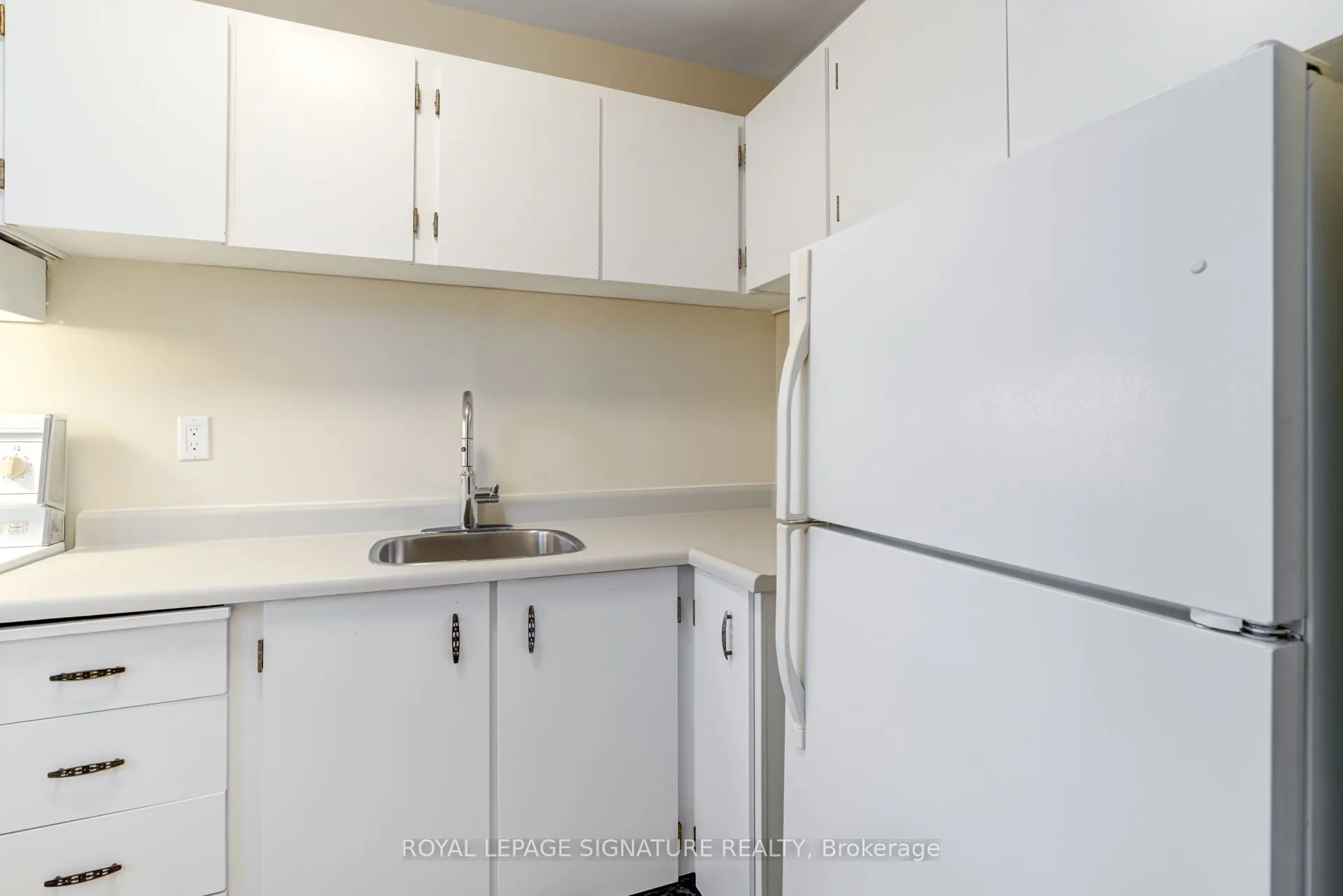40 Homewood Avenue, #1011