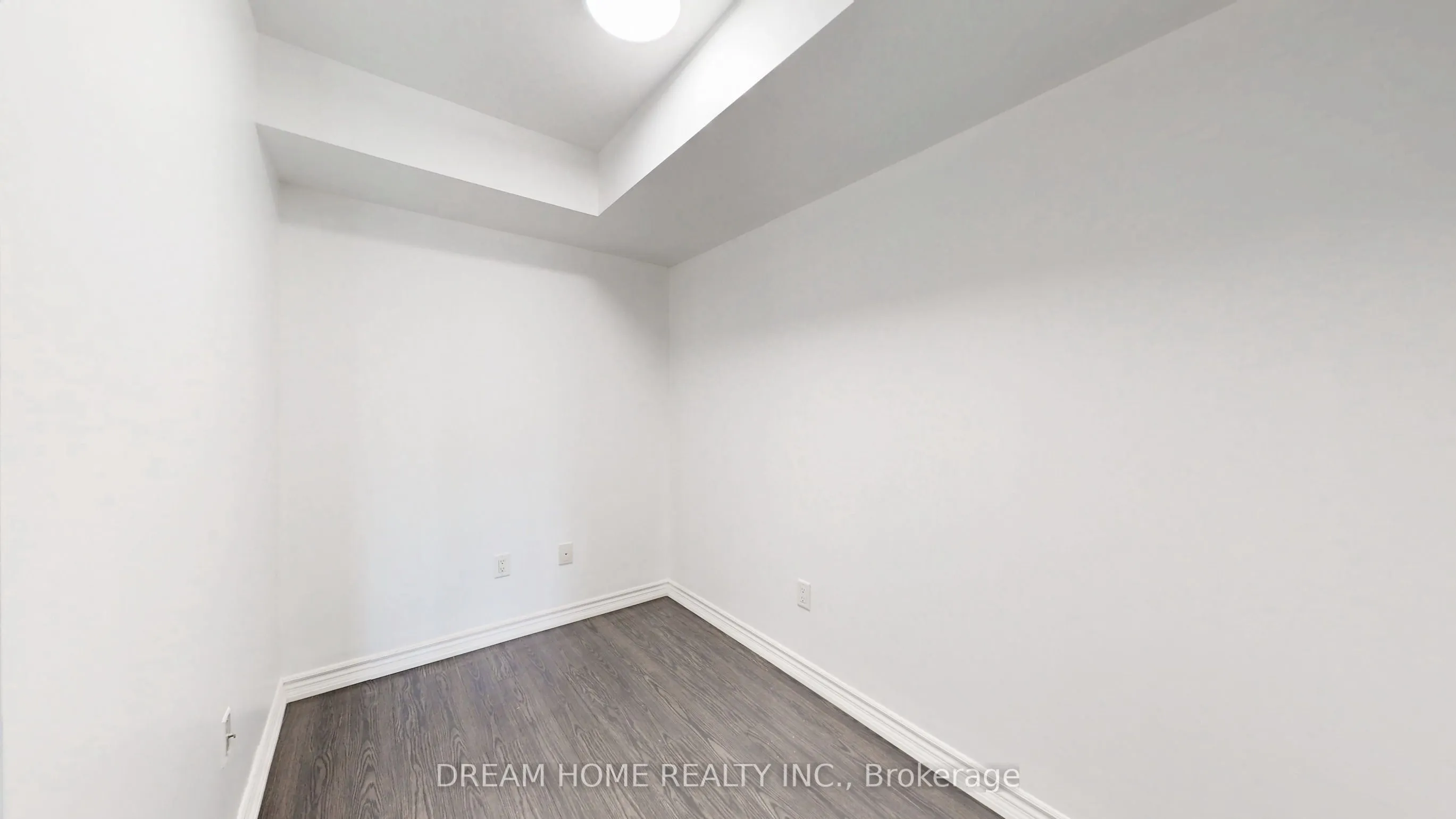 386 Yonge Street, #2105