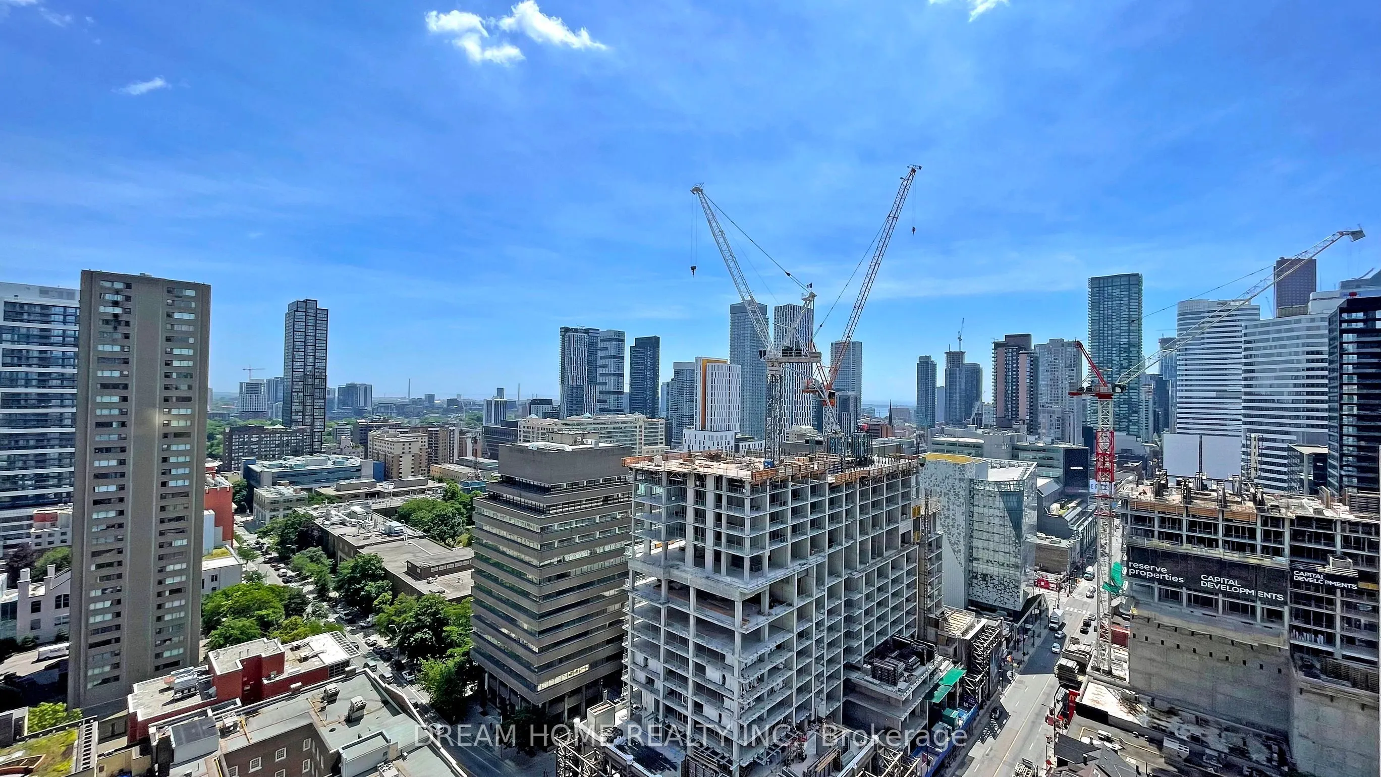 386 Yonge Street, #2105