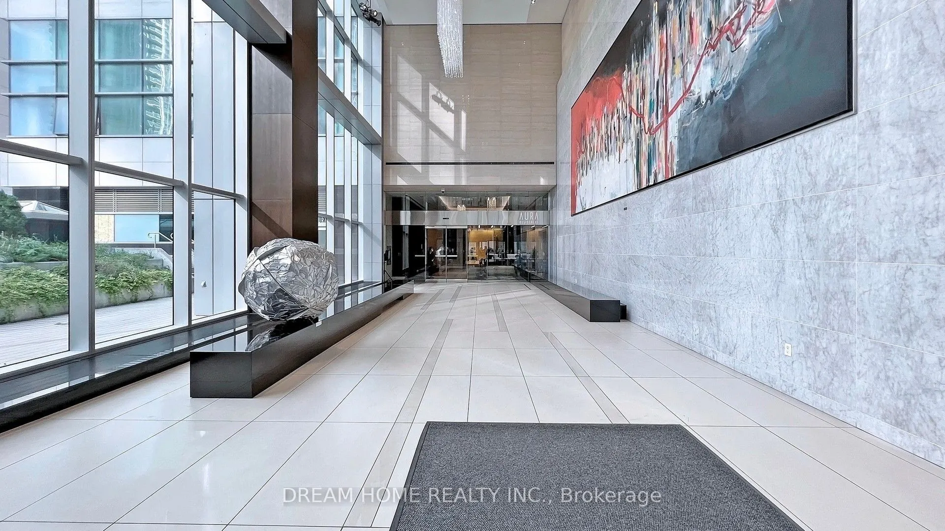 386 Yonge Street, #2105