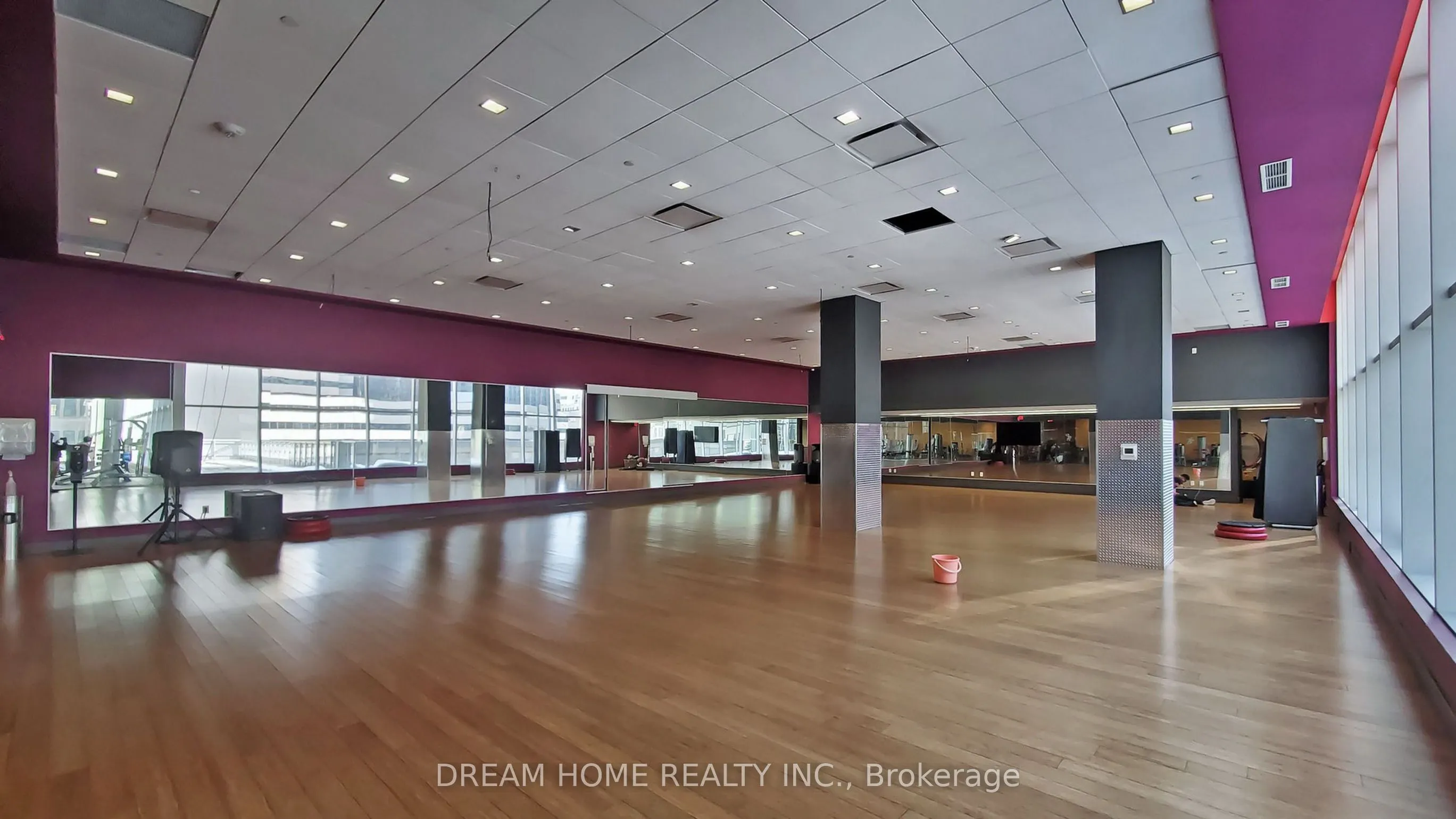 386 Yonge Street, #2105