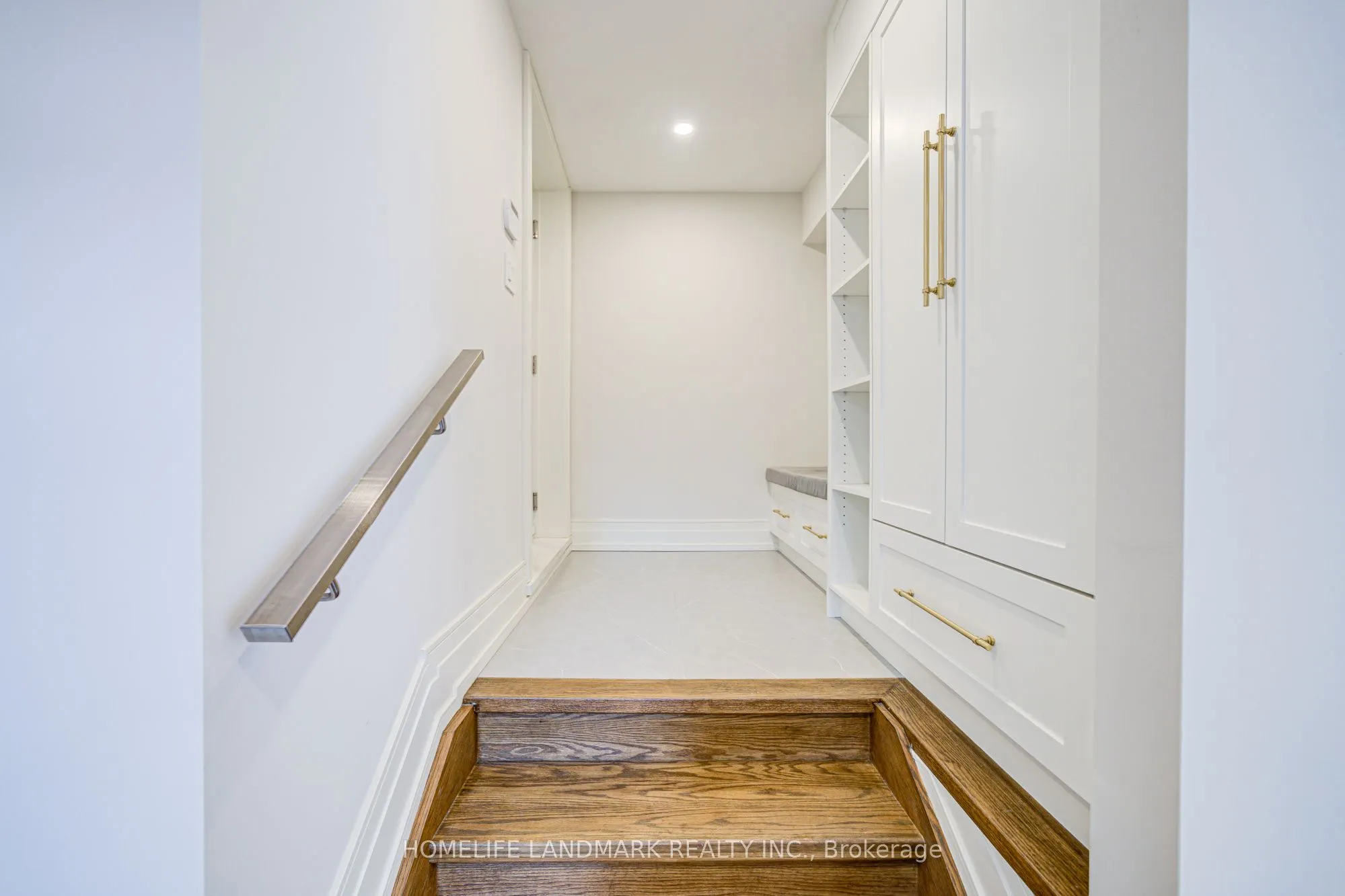 3 DROMORE Crescent