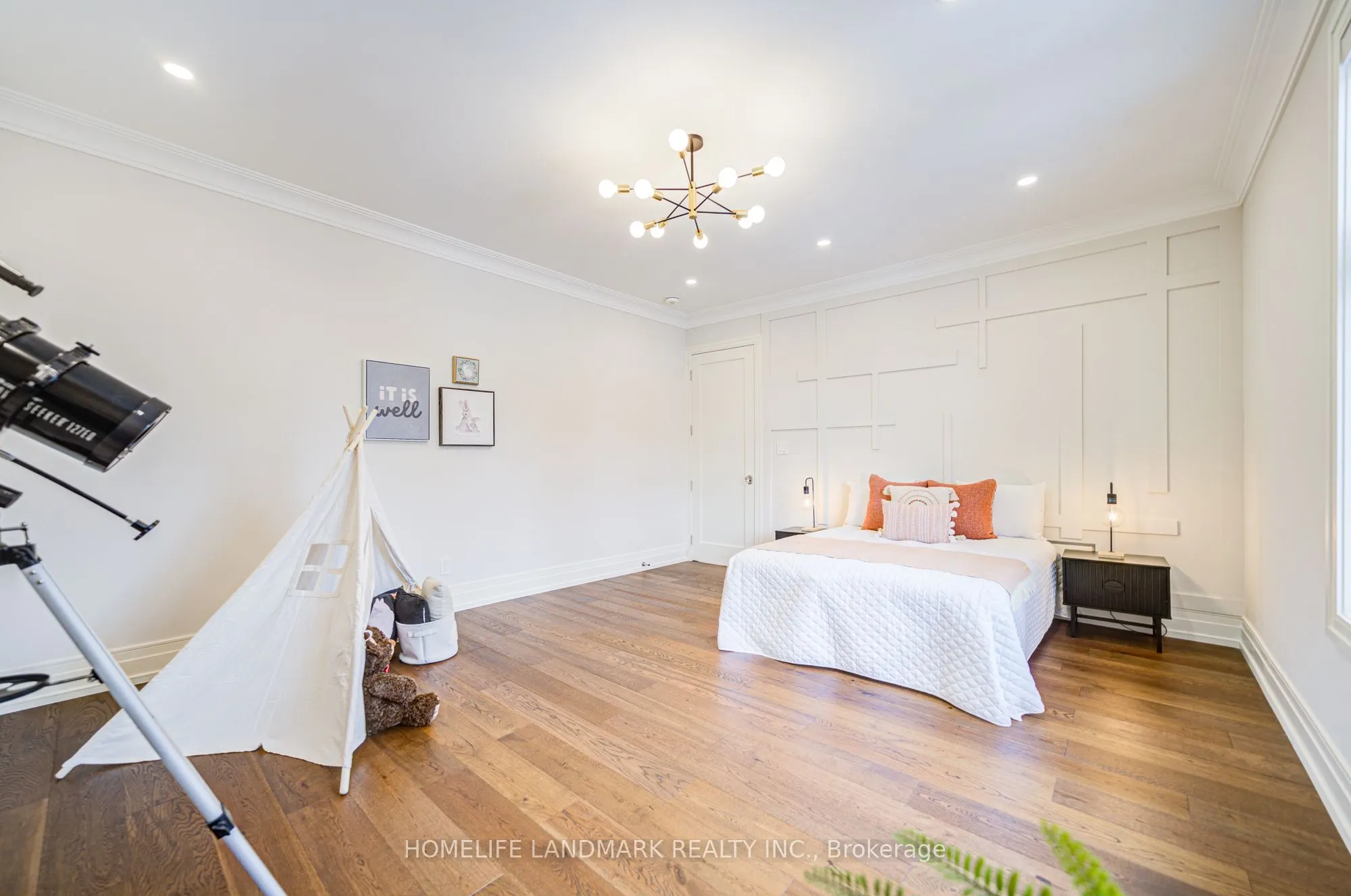3 DROMORE Crescent