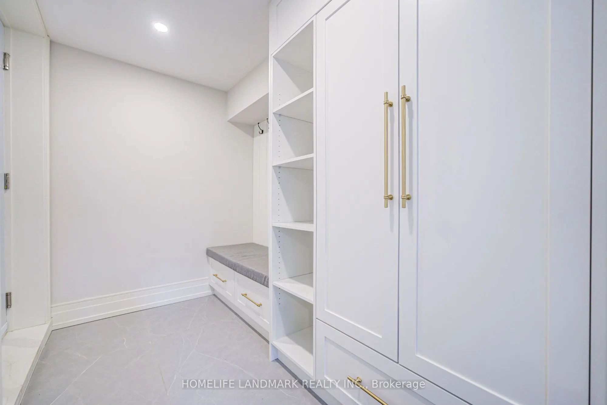 3 DROMORE Crescent