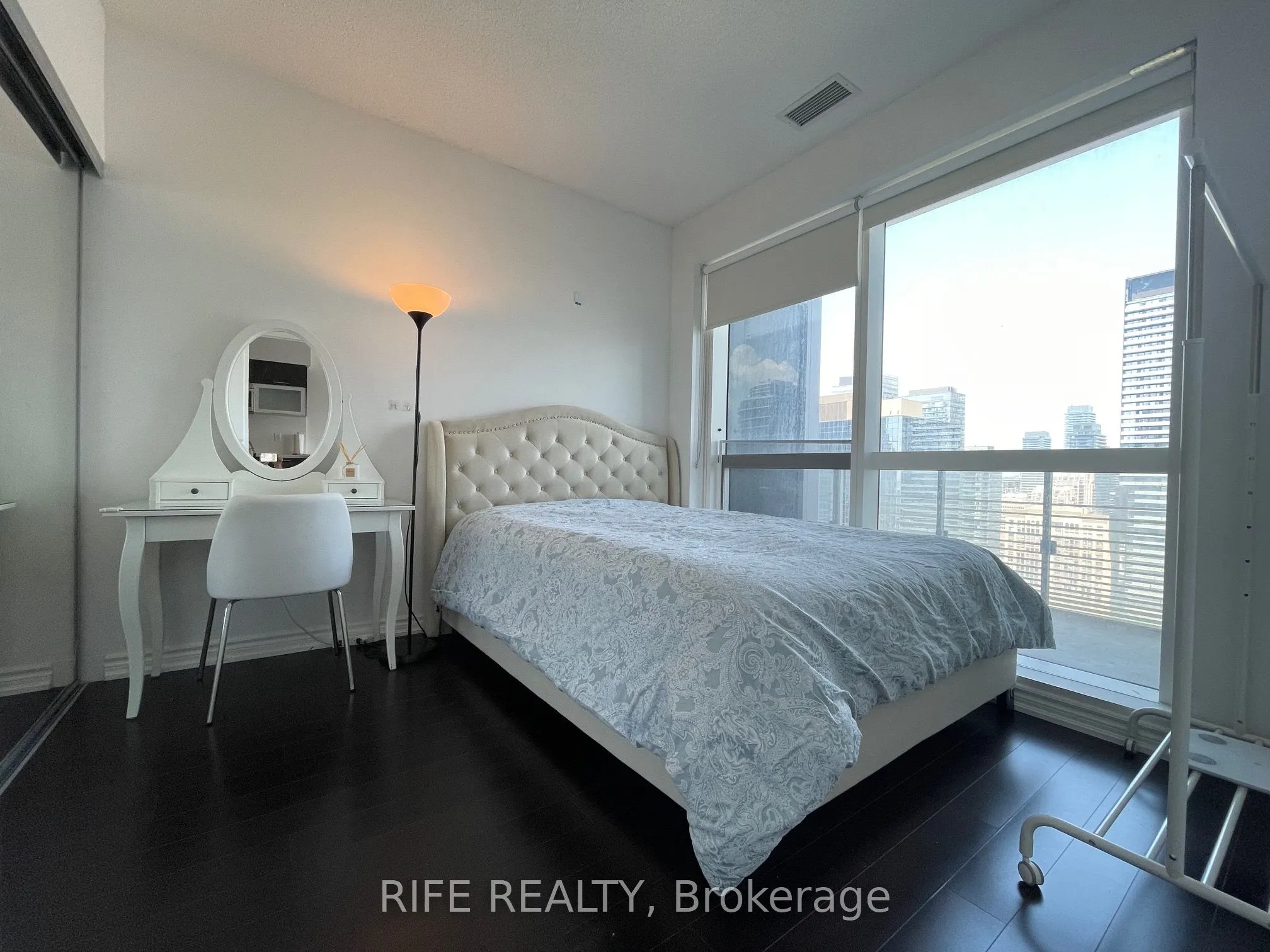 386 Yonge Street, #3216