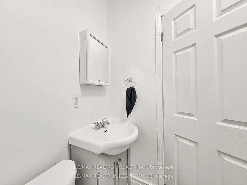 185 Steeles Avenue E