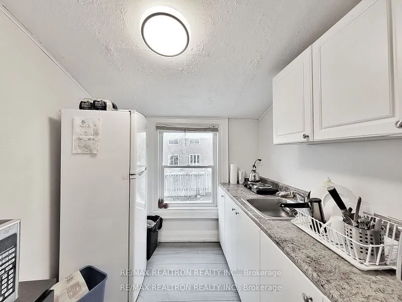 185 Steeles Avenue E