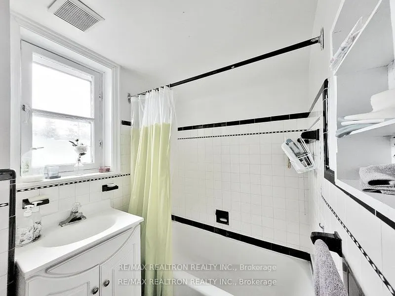 185 Steeles Avenue E