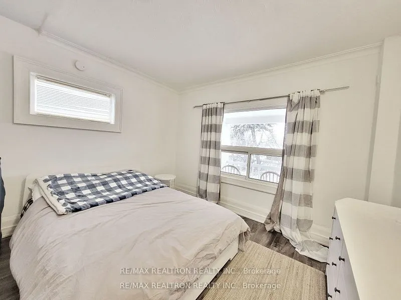 185 Steeles Avenue E