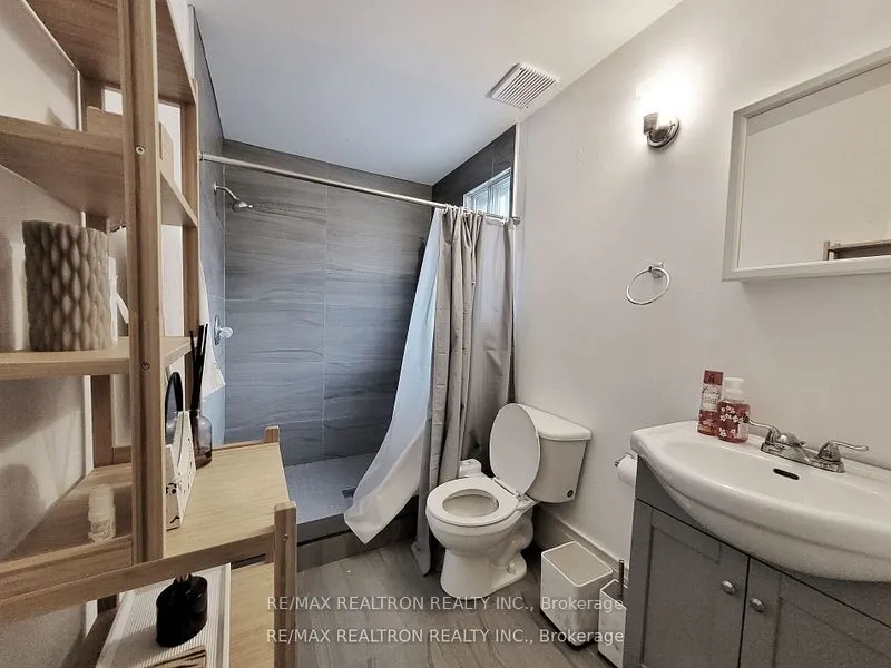 185 Steeles Avenue E