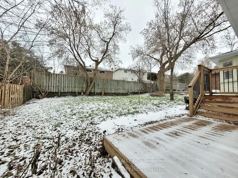 185 Steeles Avenue E