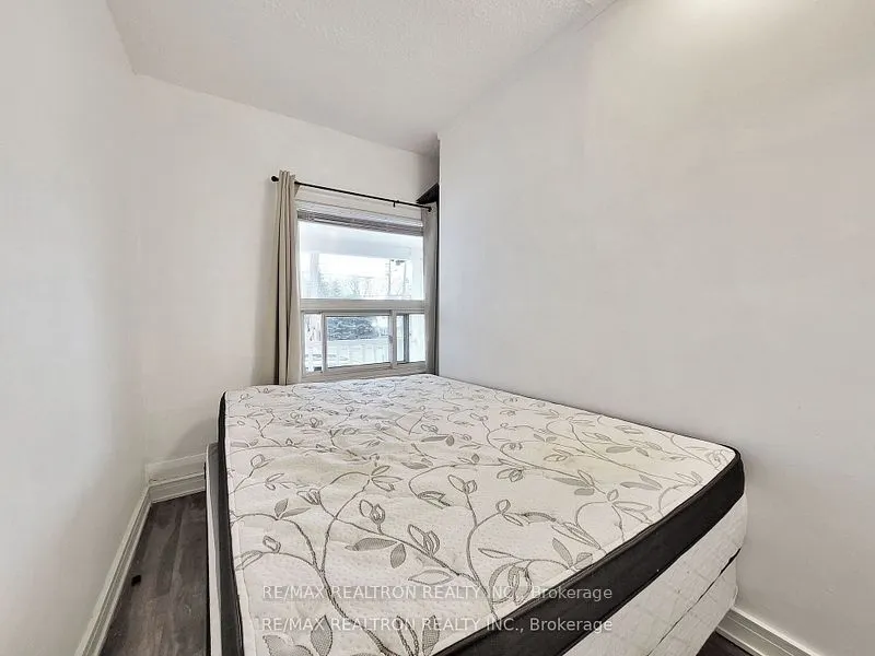 185 Steeles Avenue E