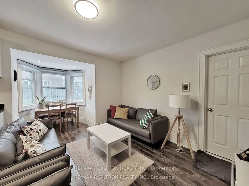 185 Steeles Avenue E