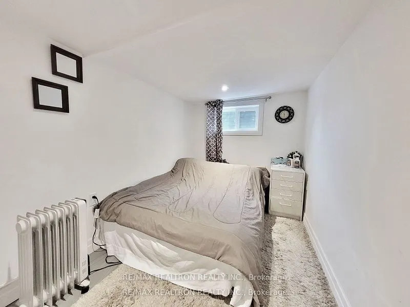 185 Steeles Avenue E