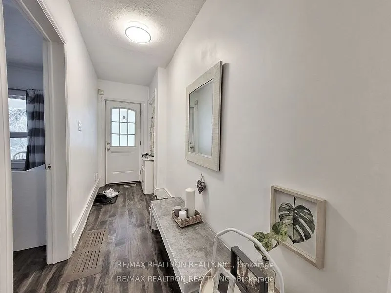 185 Steeles Avenue E