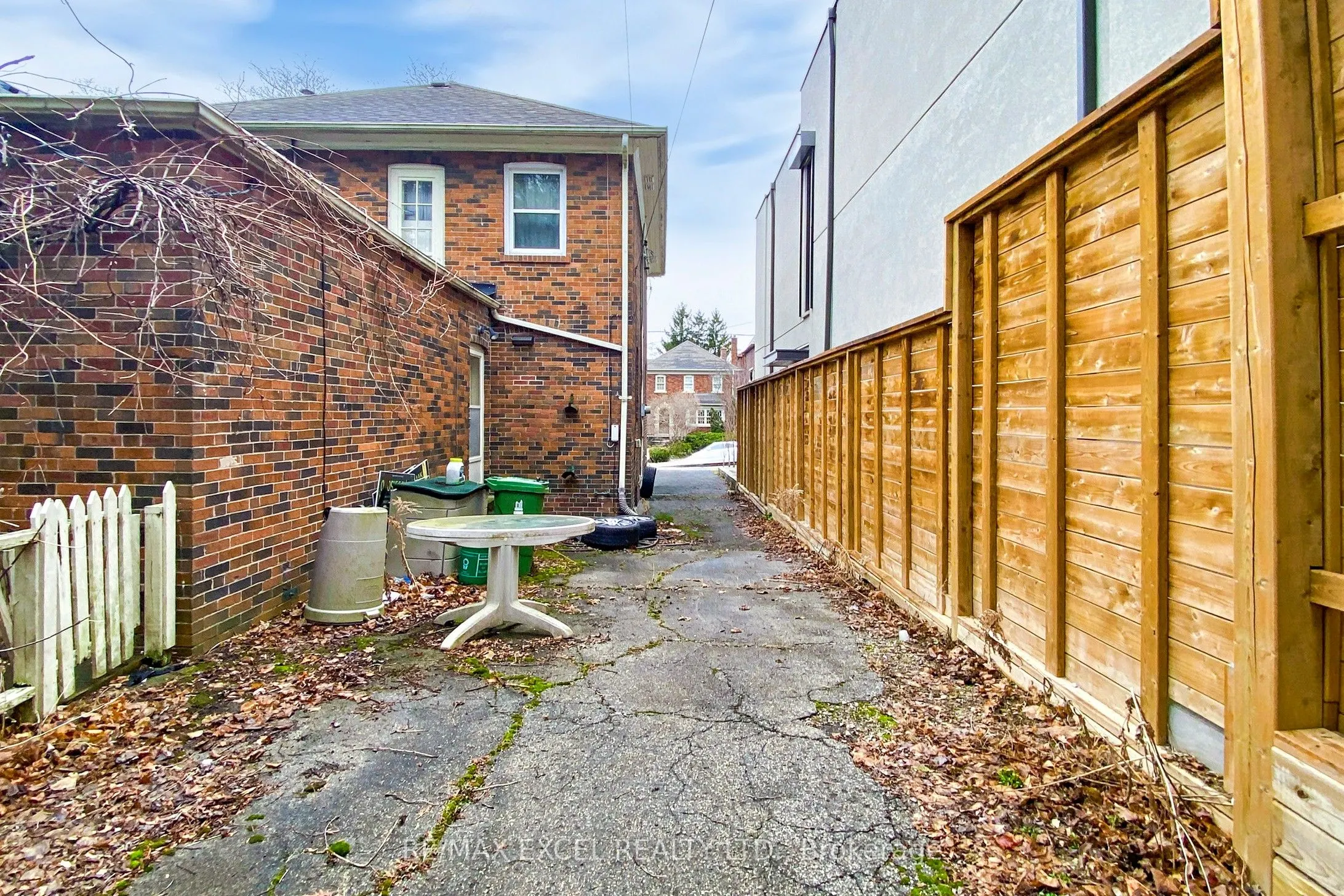 317 Warren Road
