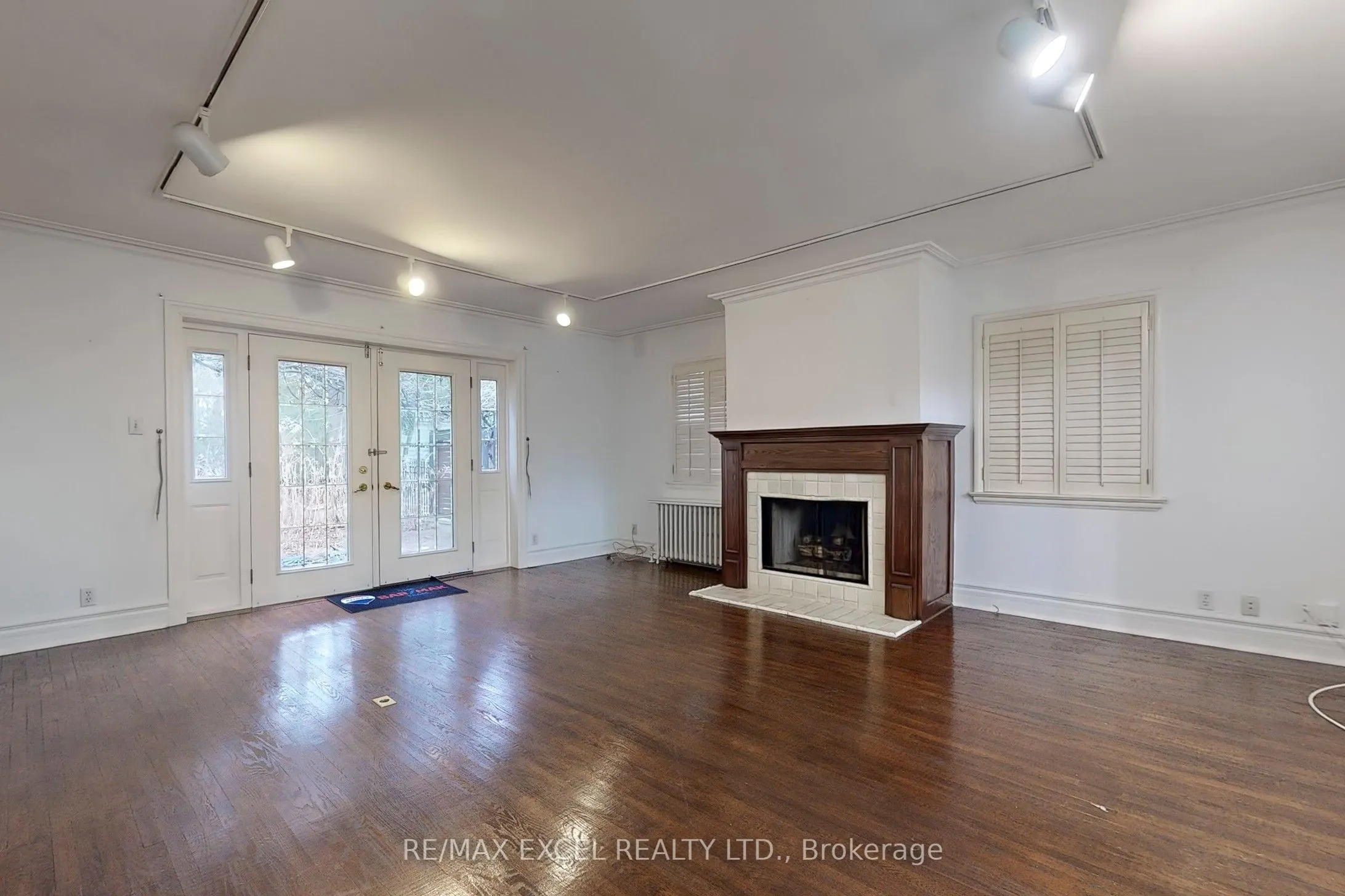 317 Warren Road