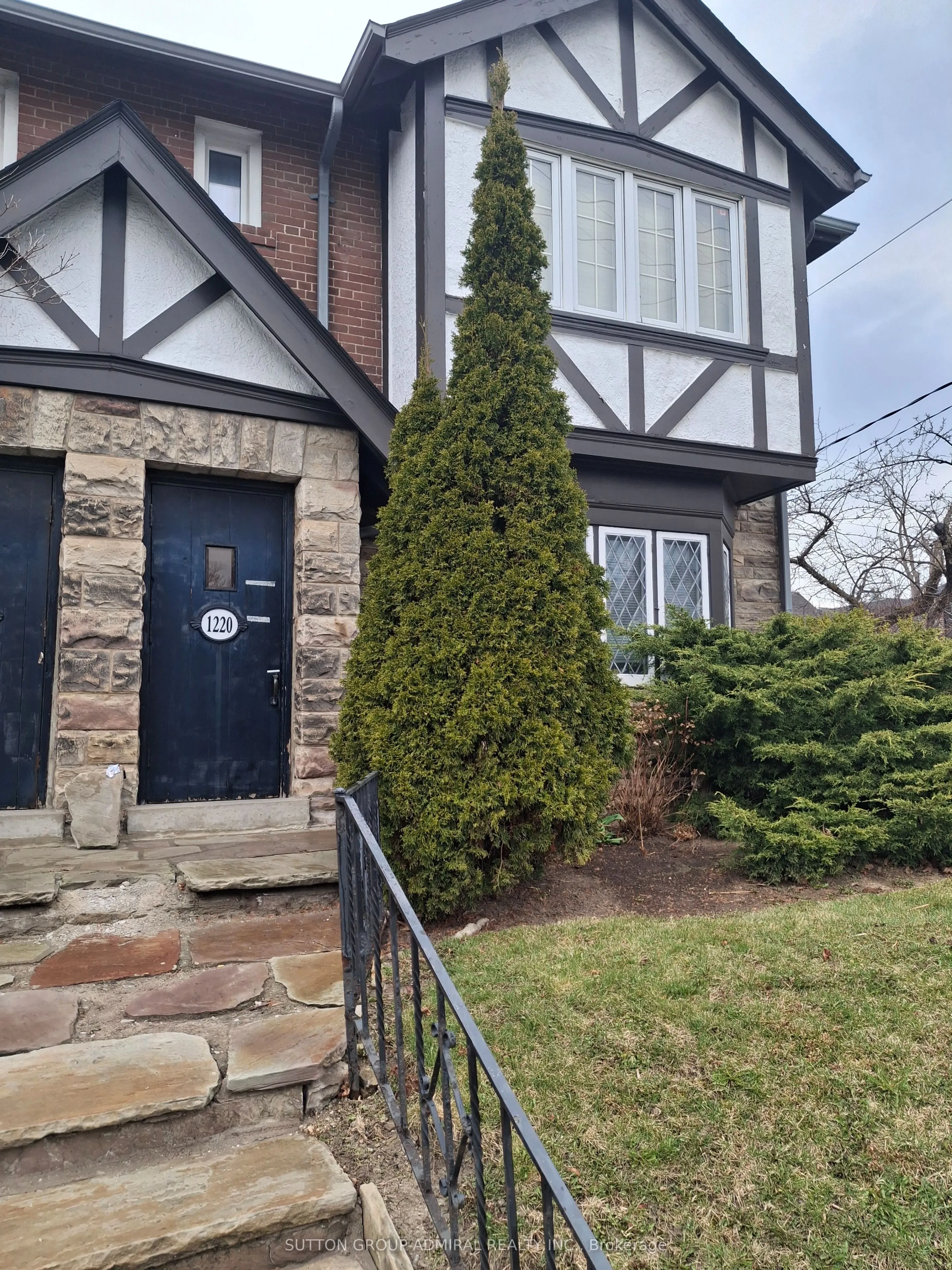 1220 Avenue Road, #1
