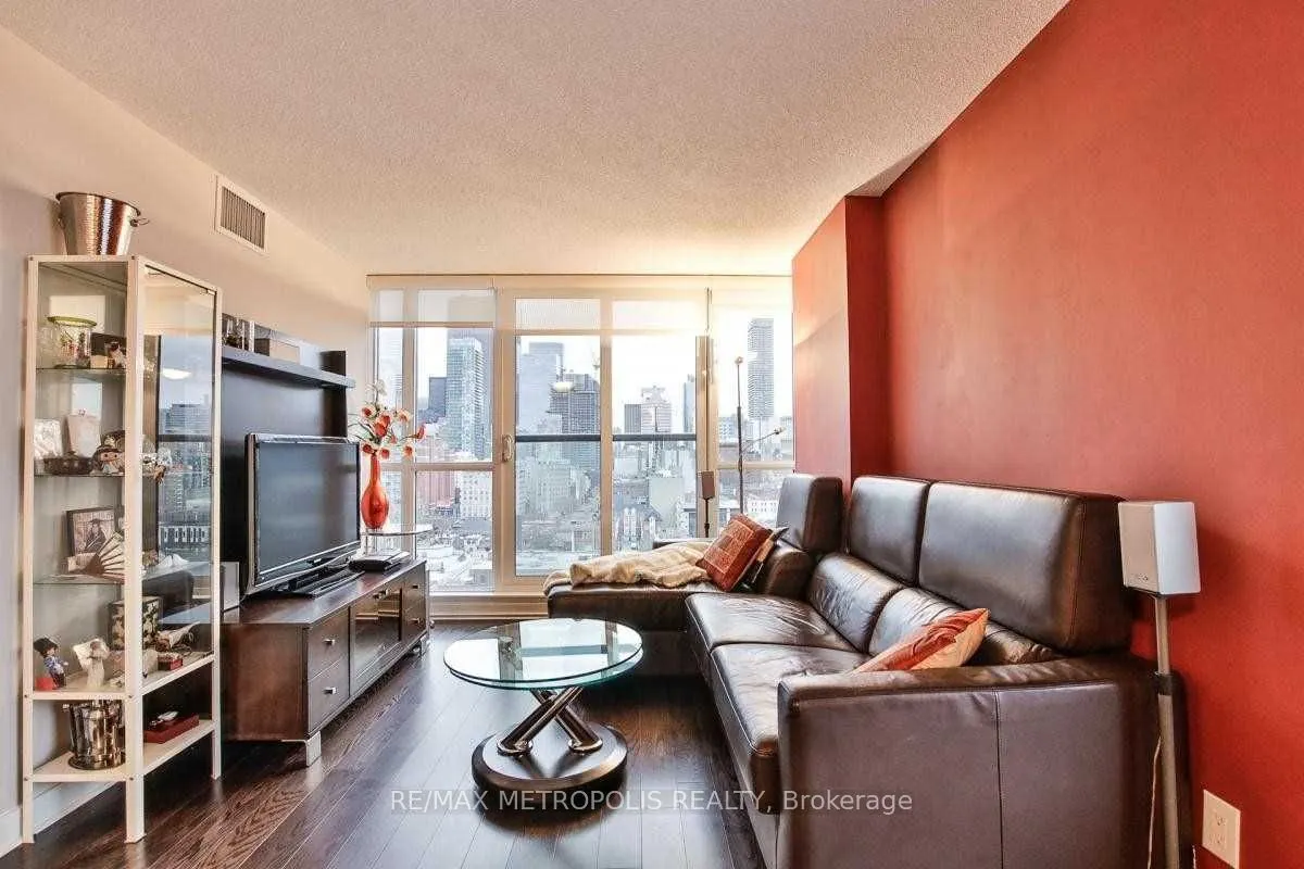 320 Richmond Street E, #1413