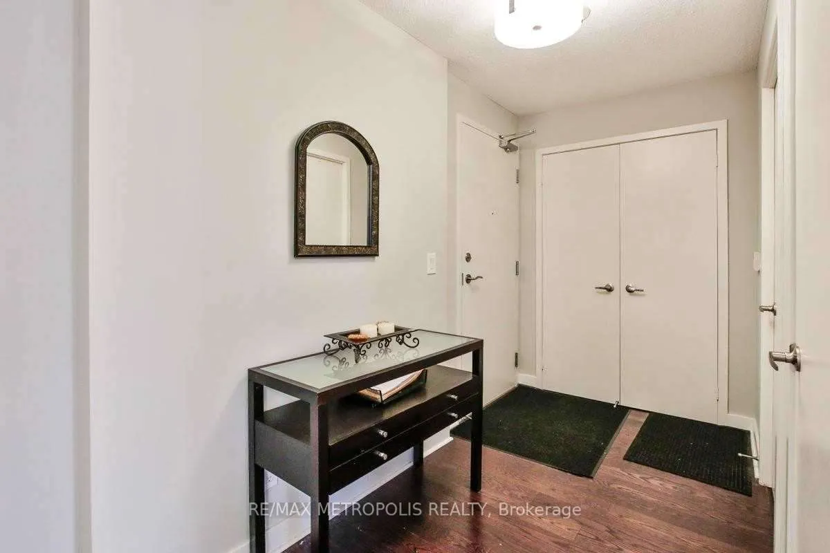 320 Richmond Street E, #1413