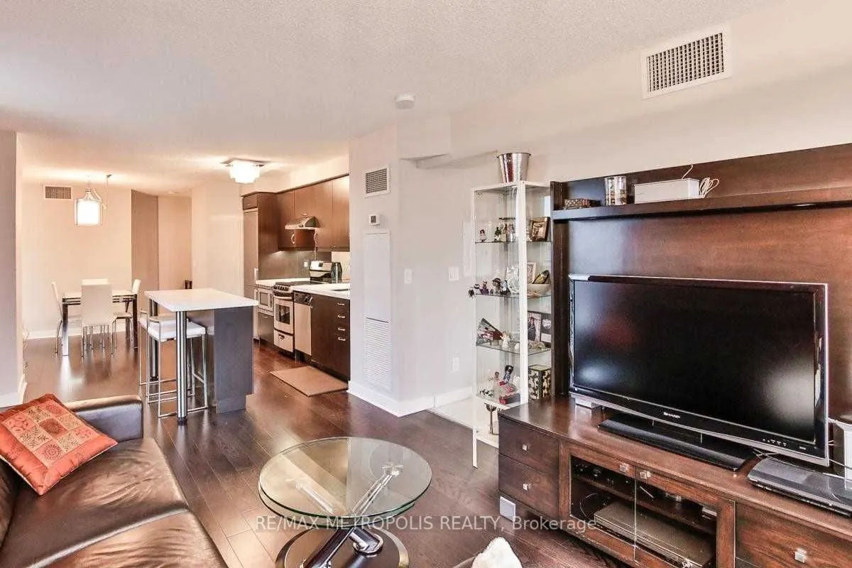 320 Richmond Street E, #1413