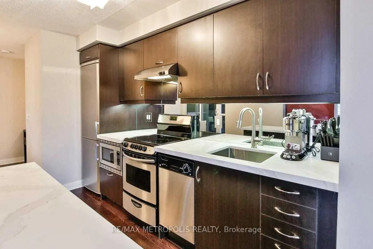 320 Richmond Street E, #1413