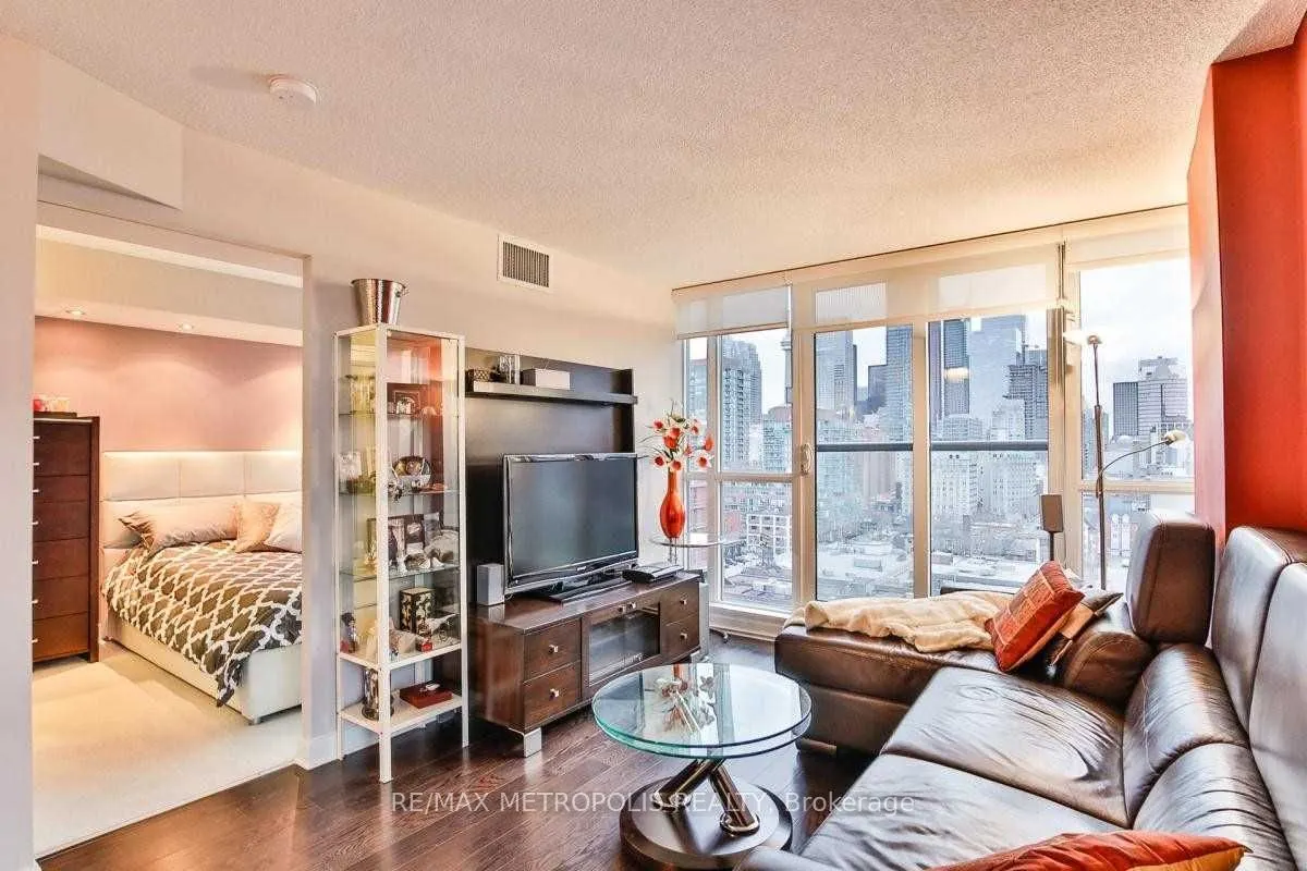 320 Richmond Street E, #1413