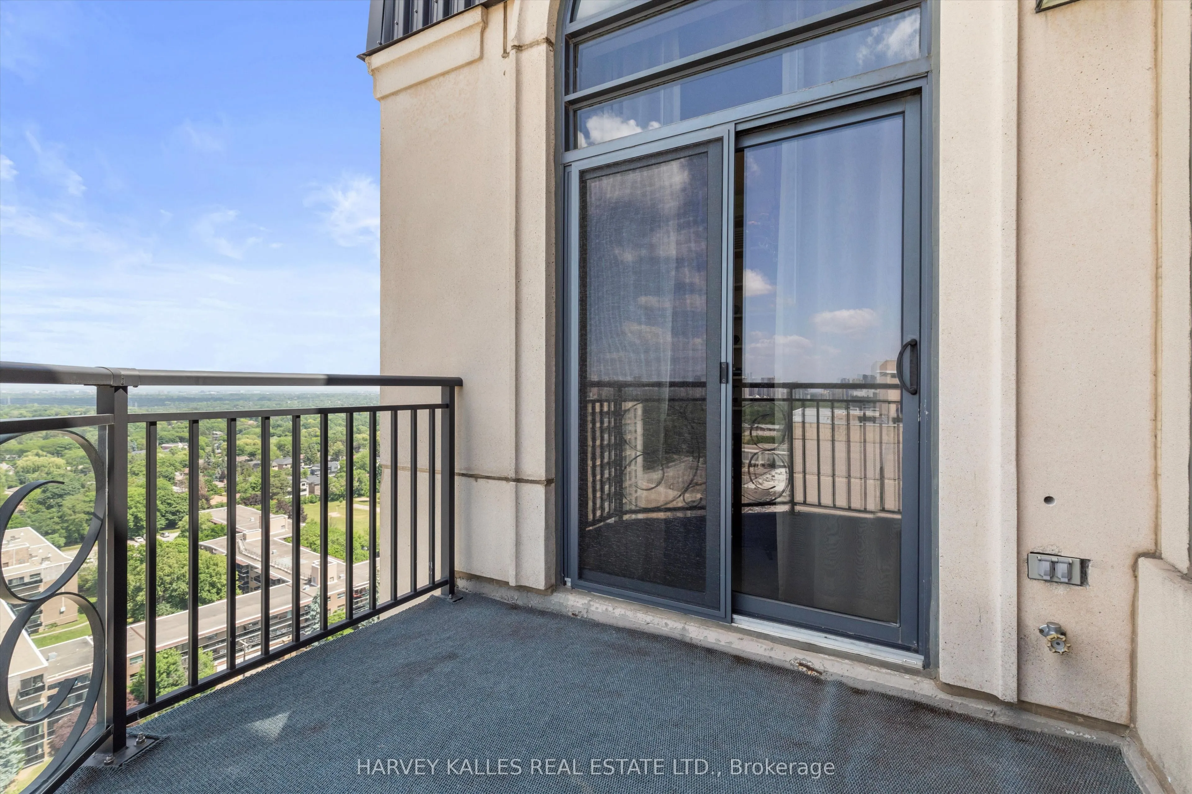 662 Sheppard Avenue E, #UPH4