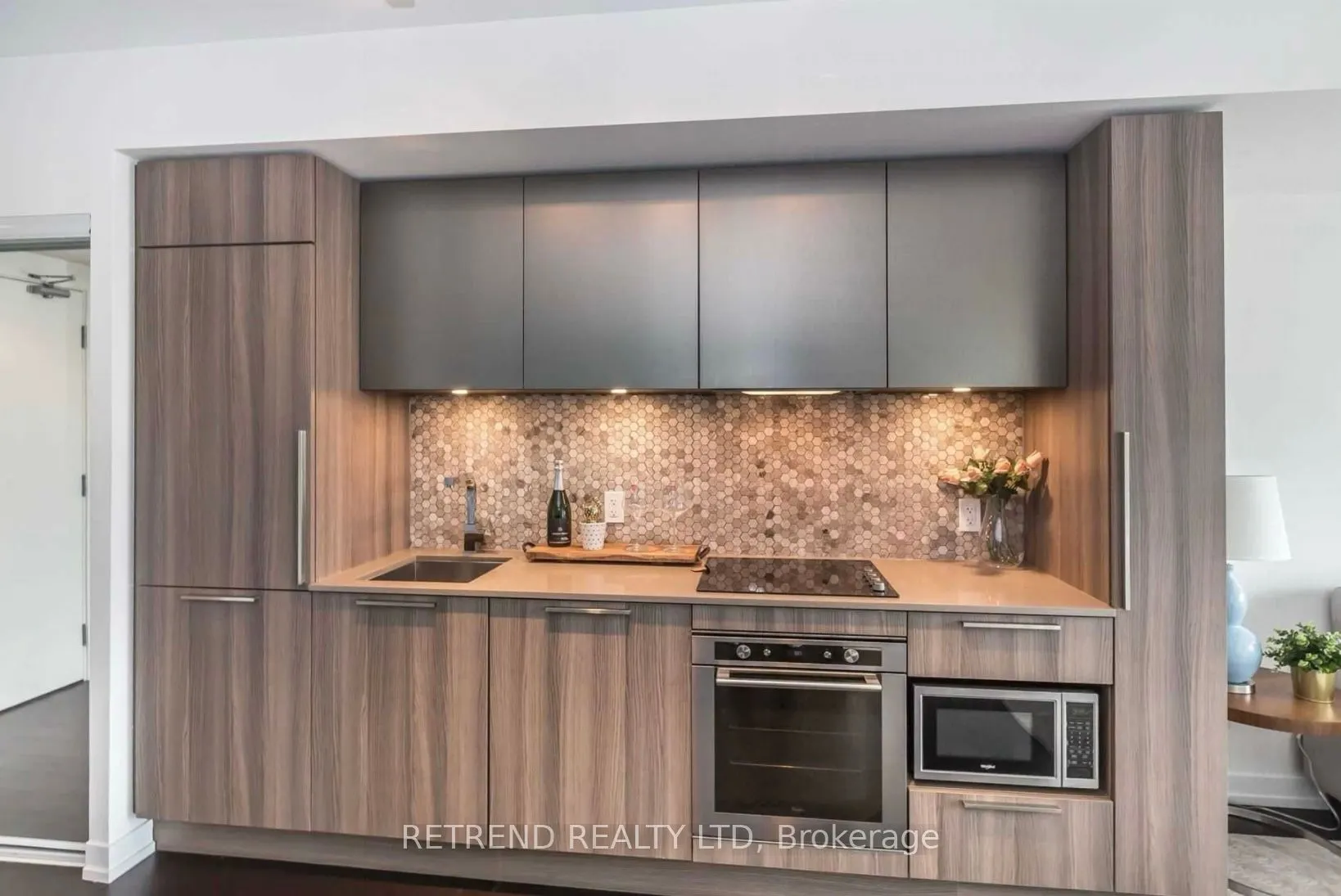 85 Wood Street, #1107