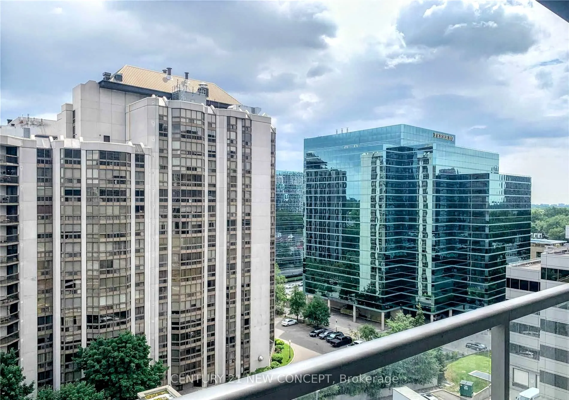 88 Sheppard Avenue E, #1111