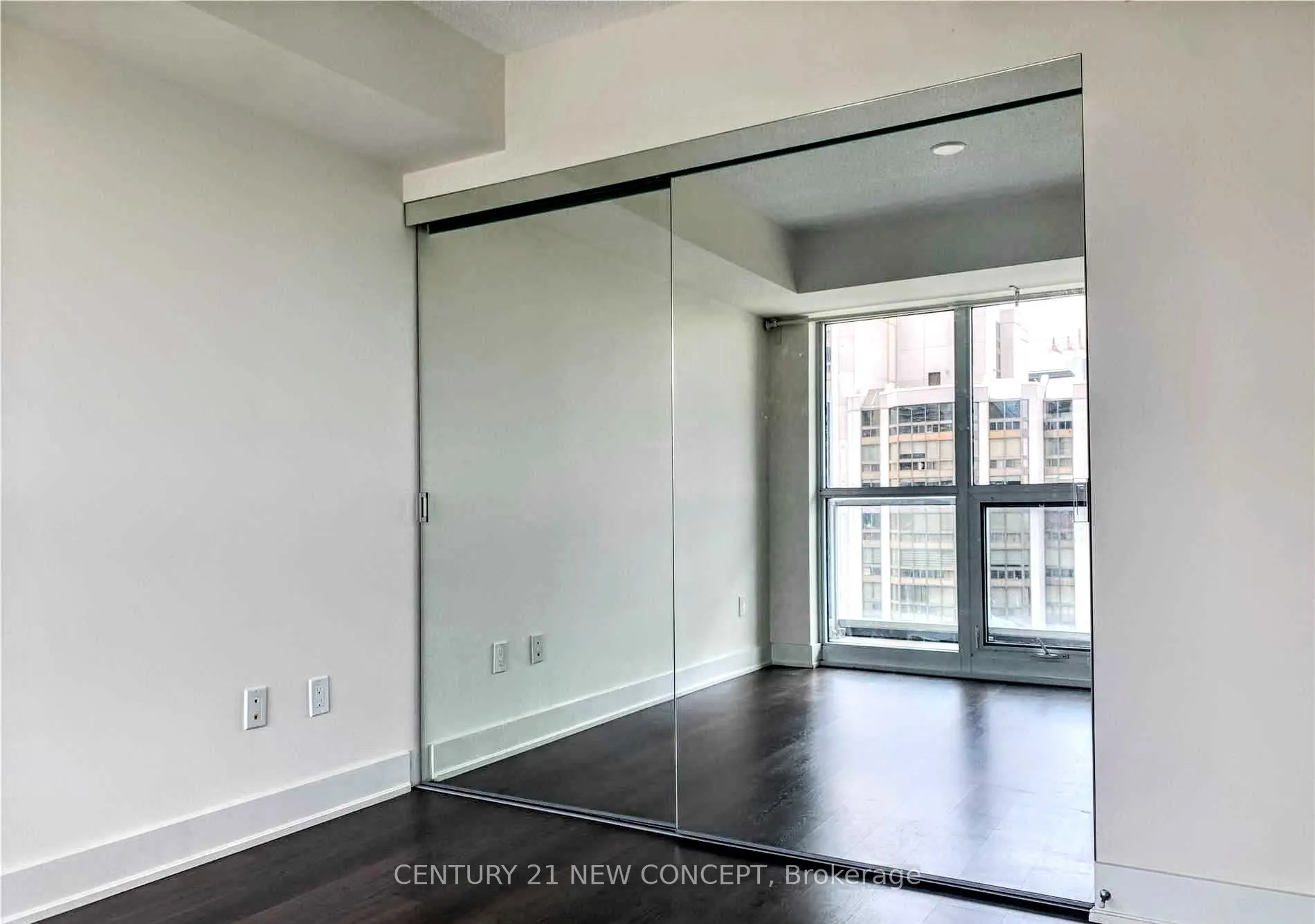 88 Sheppard Avenue E, #1111