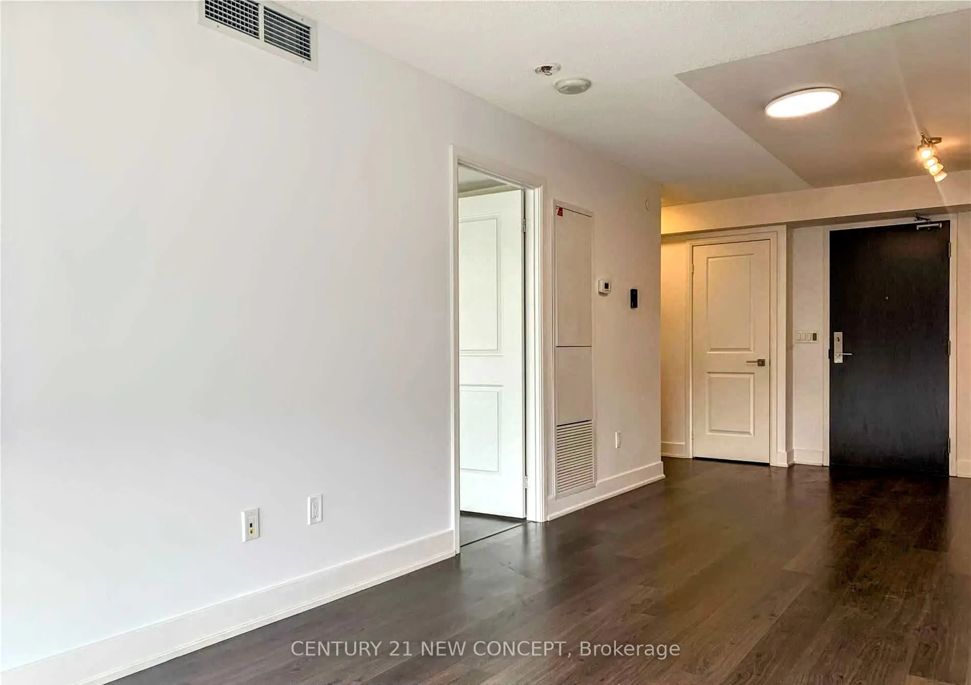 88 Sheppard Avenue E, #1111