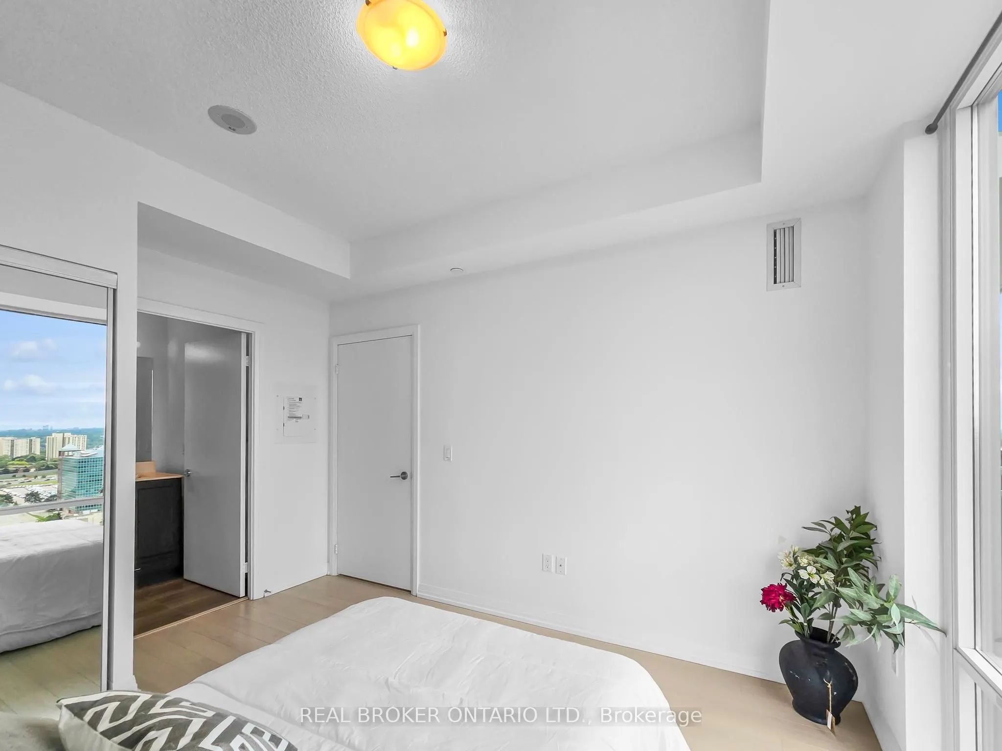 55 Ann O'reilly Road, #2210