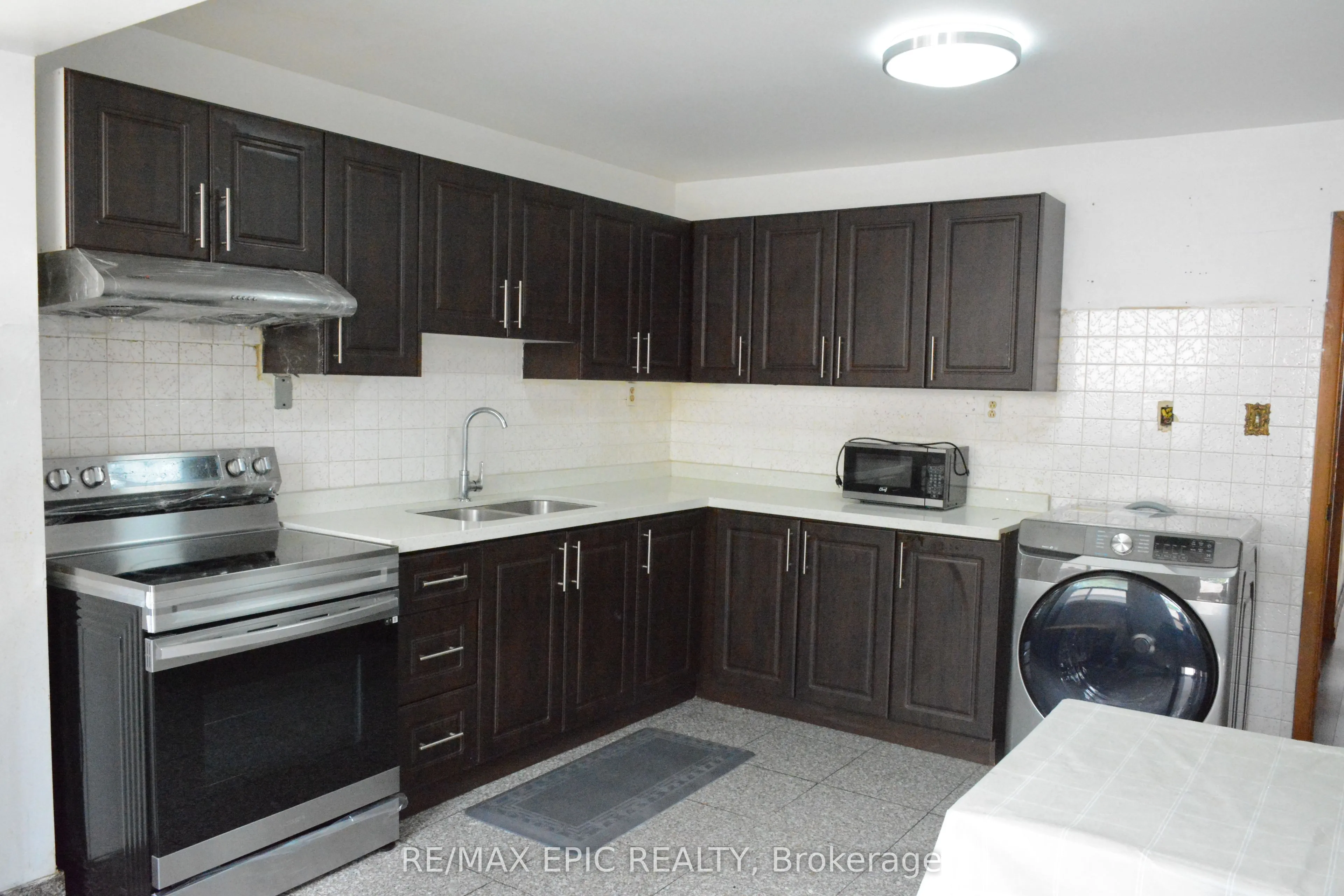 137 Markham Street, #main
