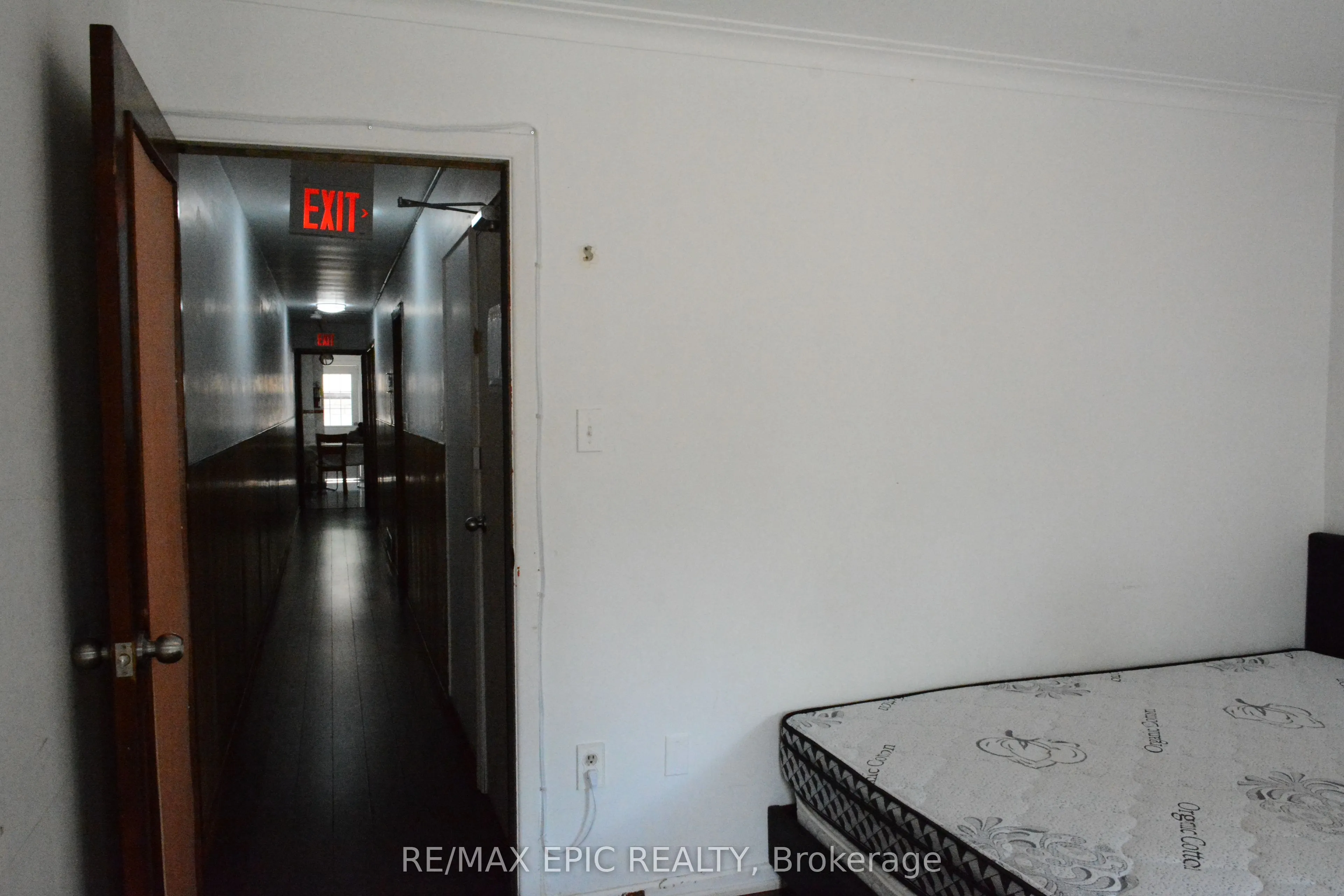 137 Markham Street, #main
